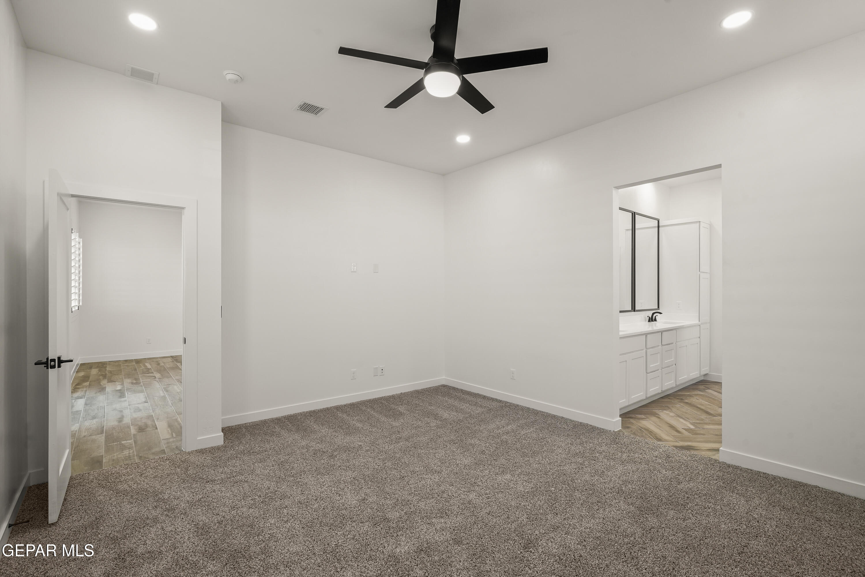 13913 Summer Wave Avenue