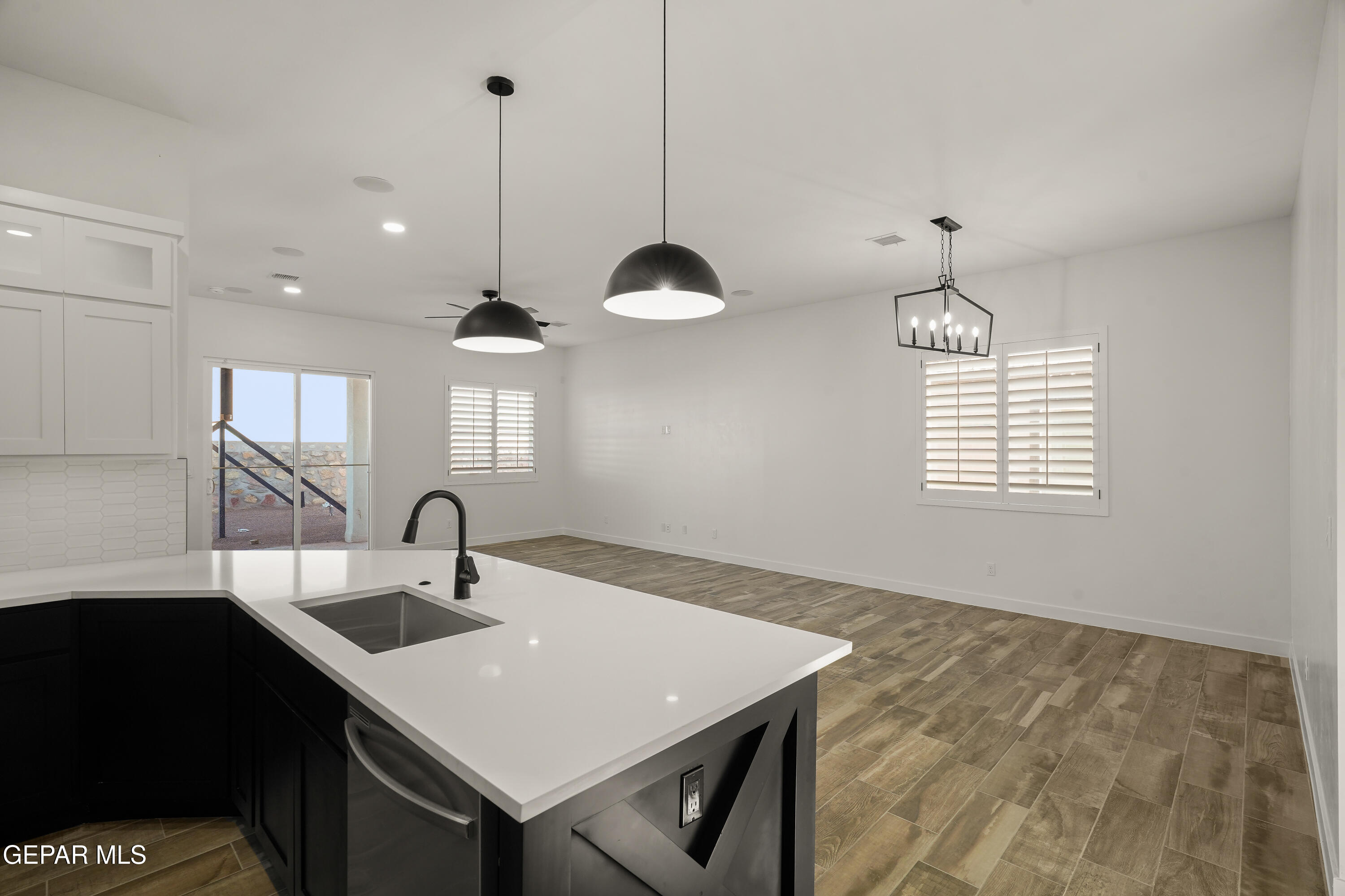 13913 Summer Wave Avenue