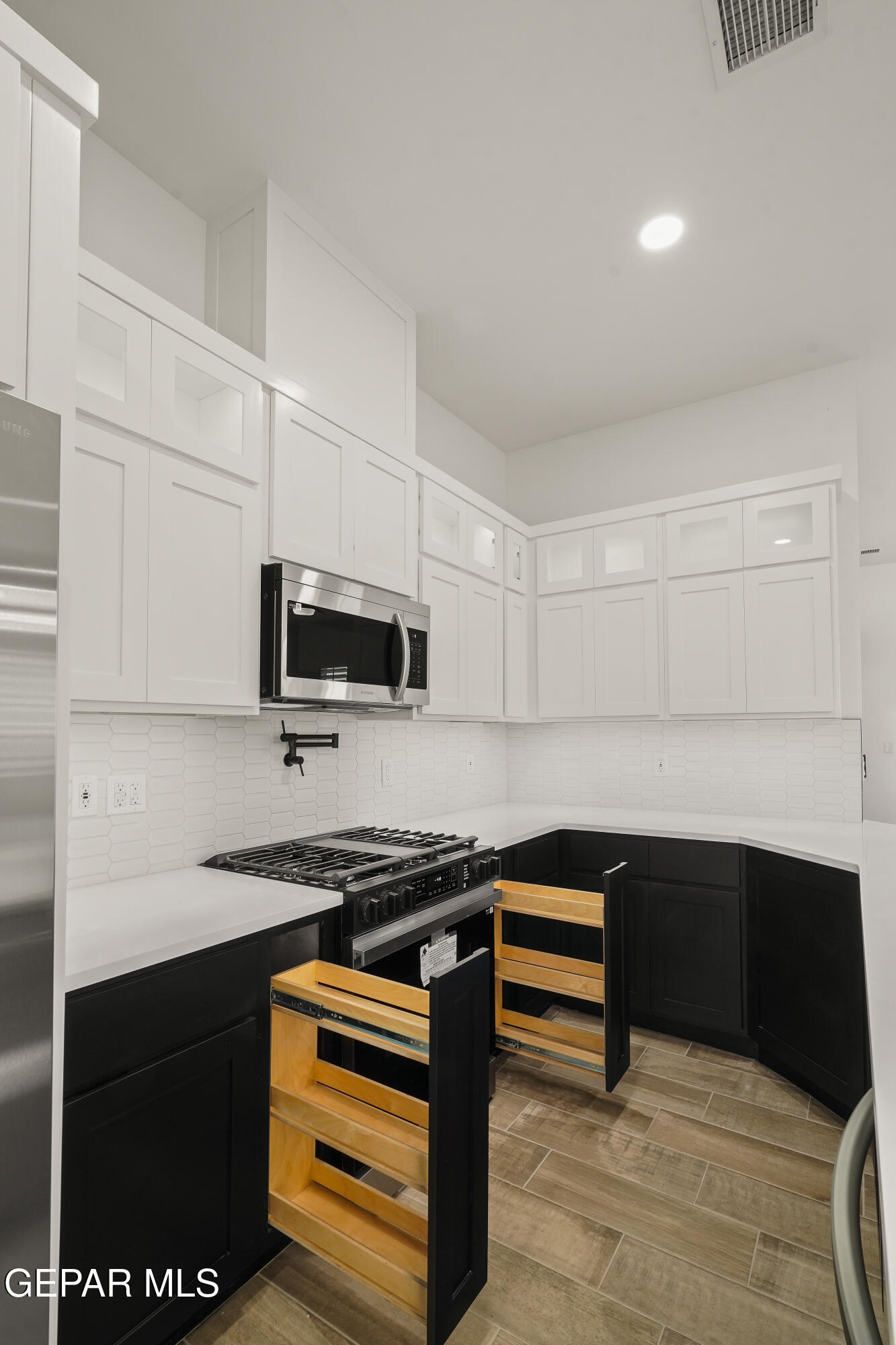 13913 Summer Wave Avenue