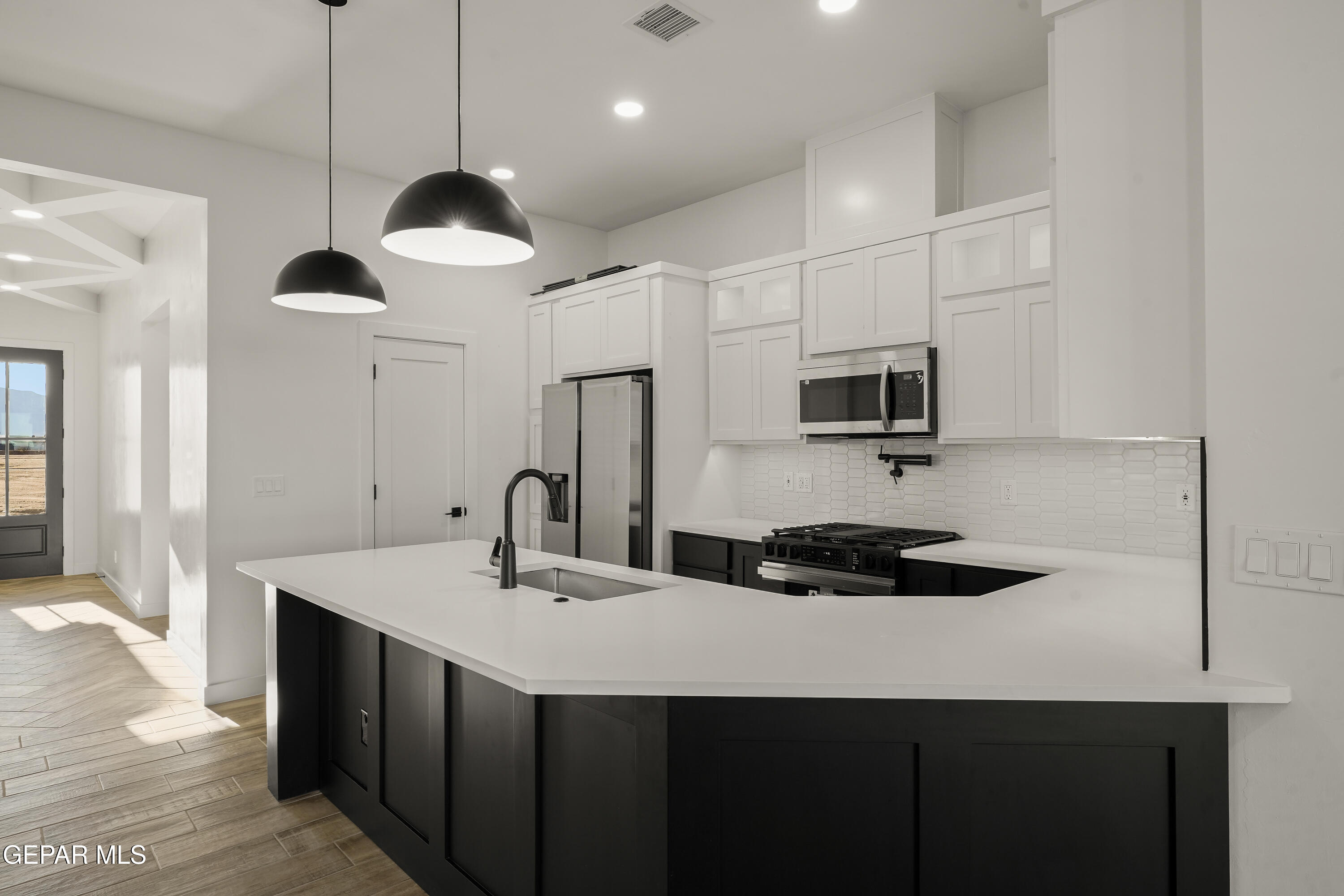 13913 Summer Wave Avenue