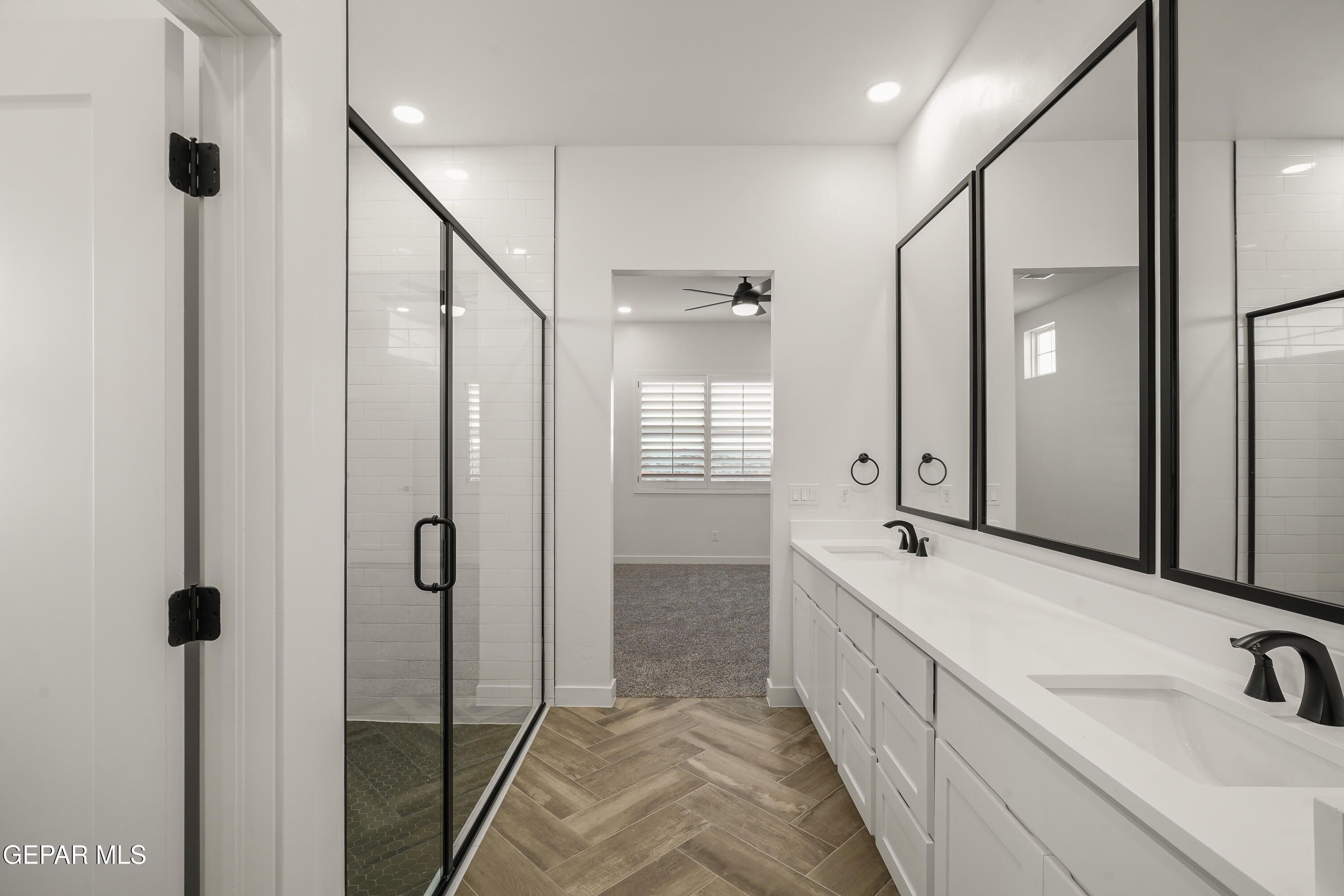 13913 Summer Wave Avenue