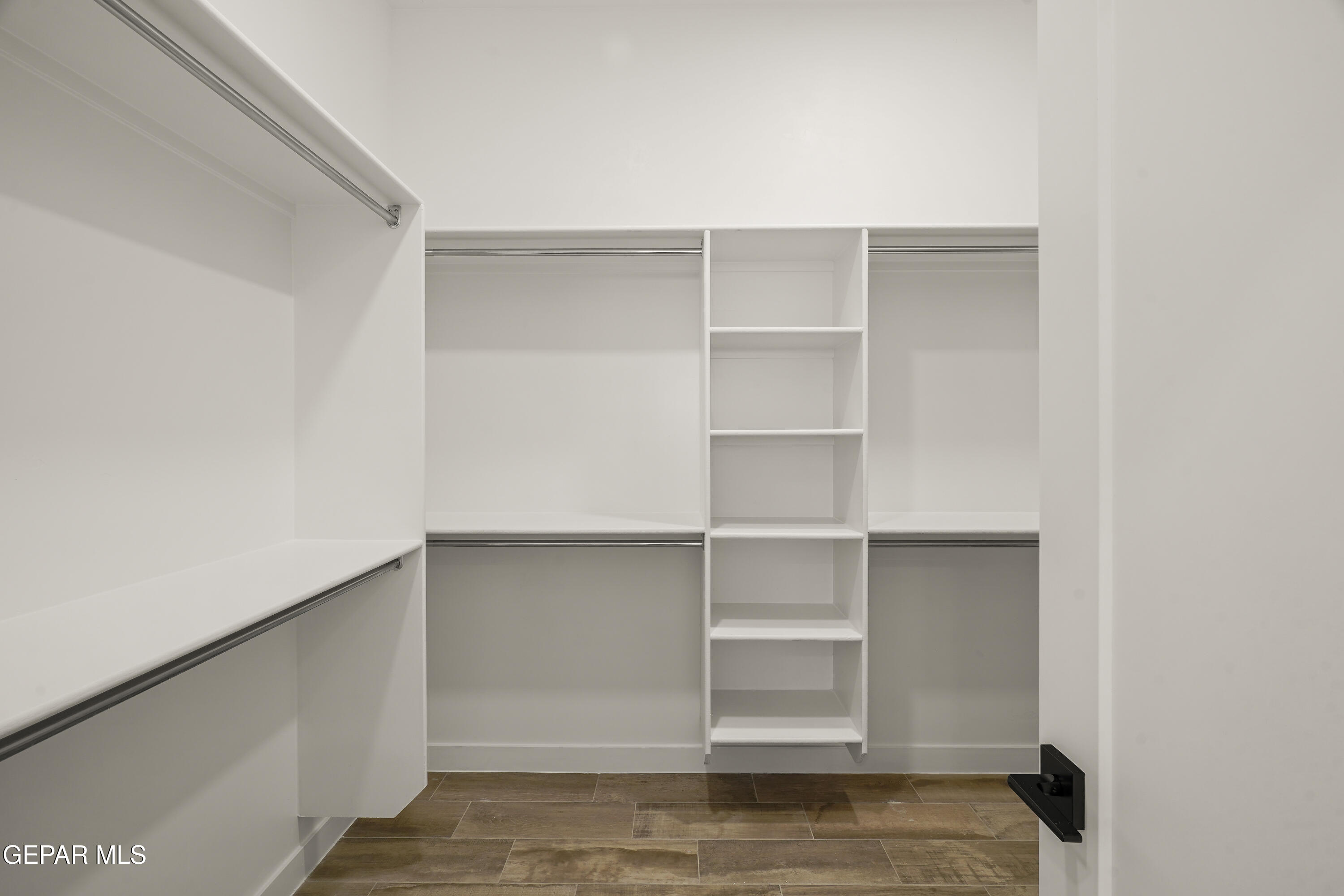 13913 Summer Wave Avenue