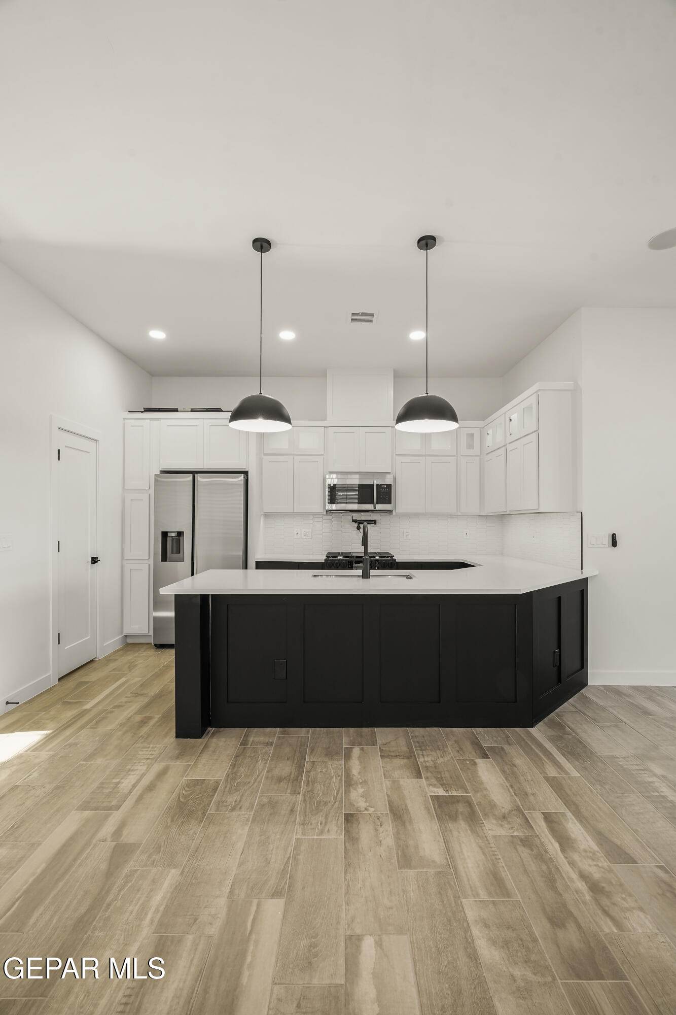 13913 Summer Wave Avenue