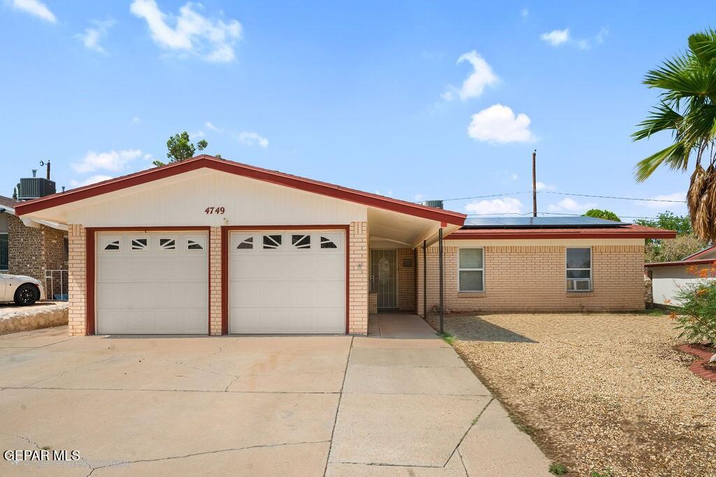 4749 TUMBLEWEED Avenue