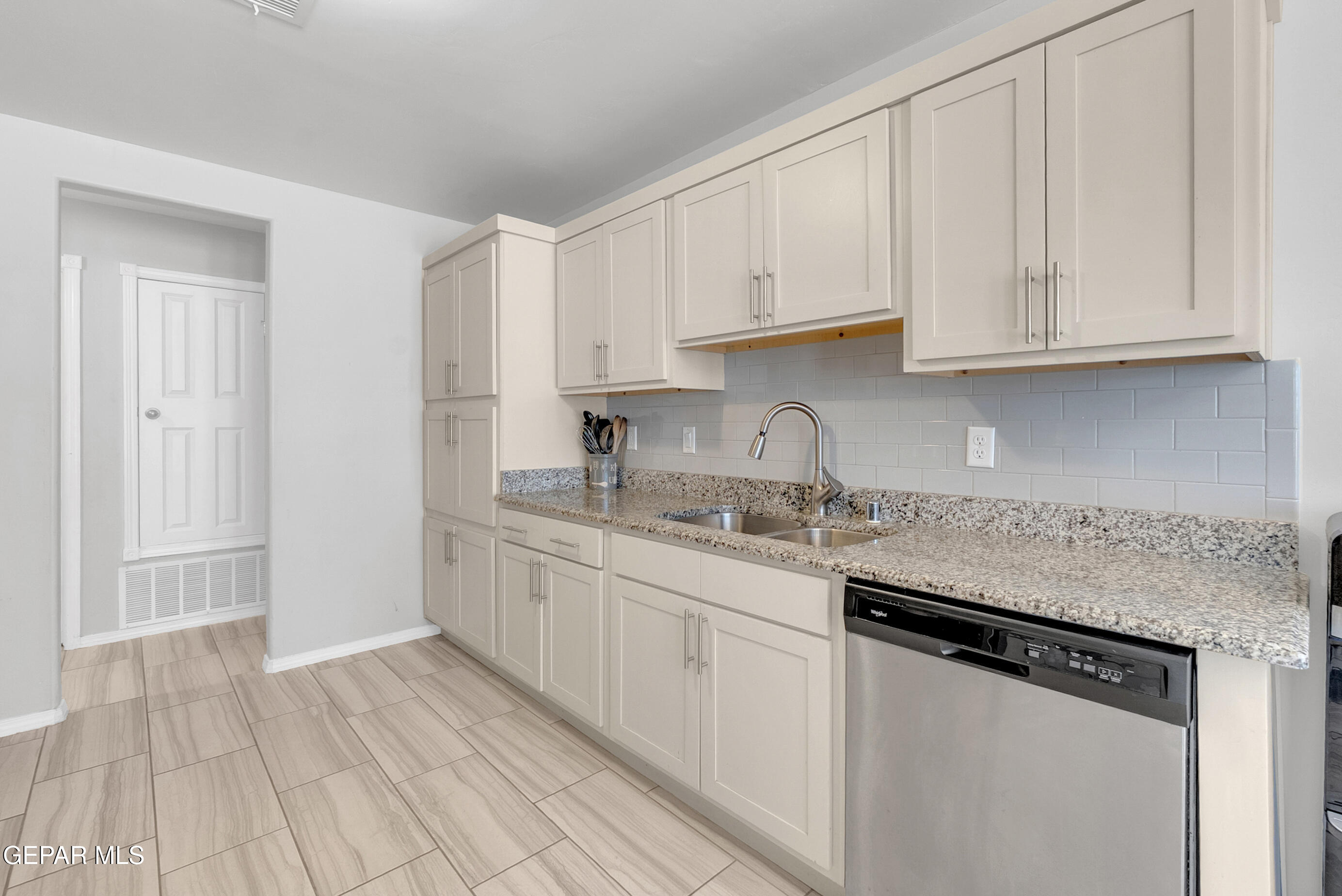 13828 Summer Story Avenue