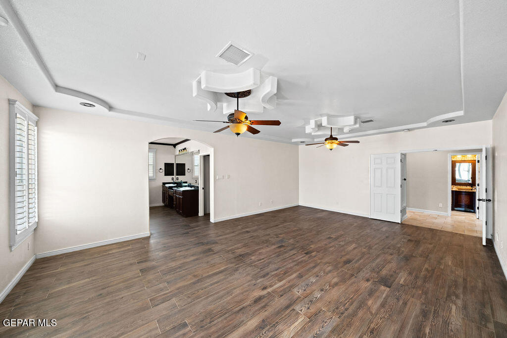 5929 Valley Road Road