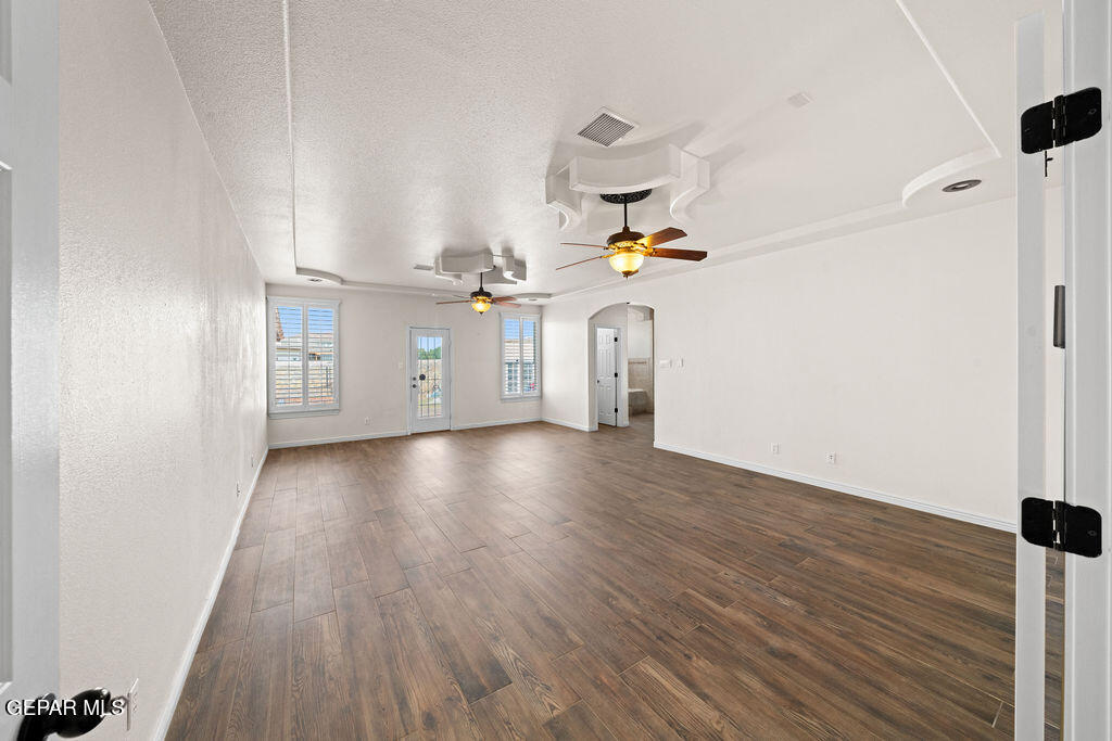 5929 Valley Road Road