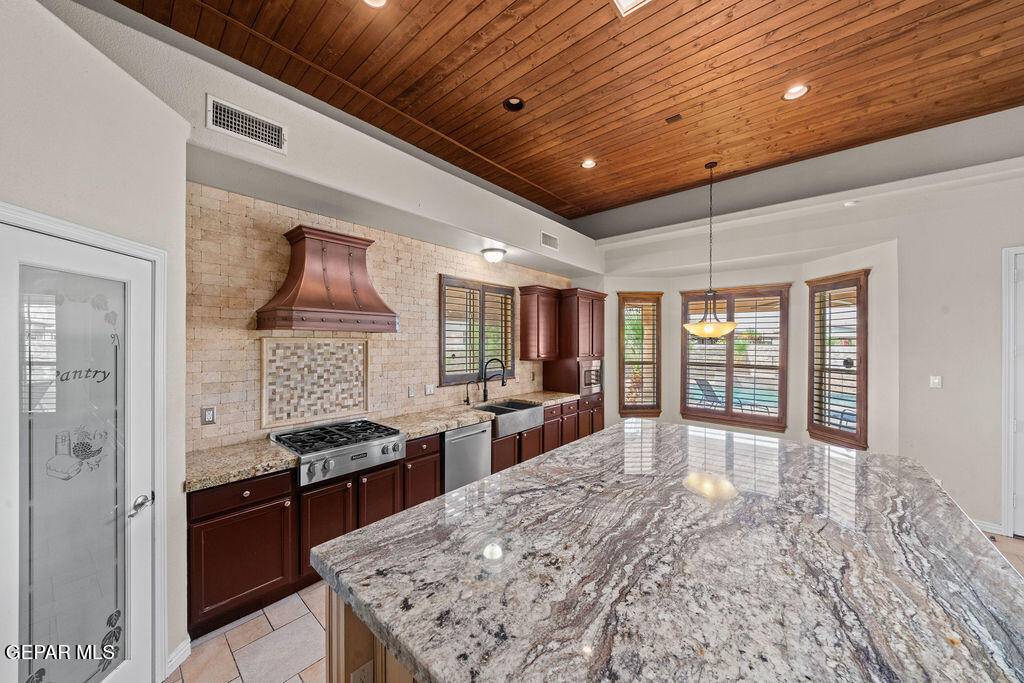5929 Valley Road Road