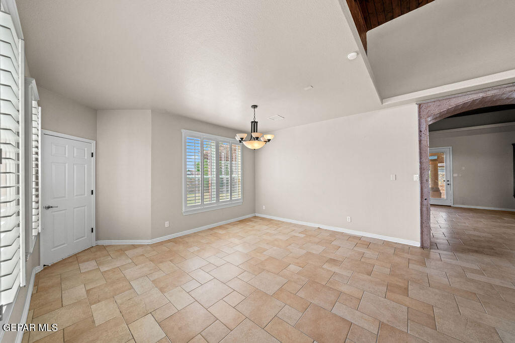 5929 Valley Road Road