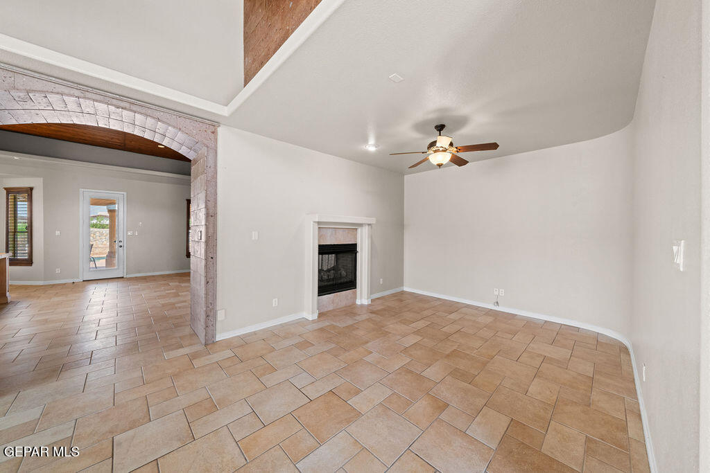 5929 Valley Road Road