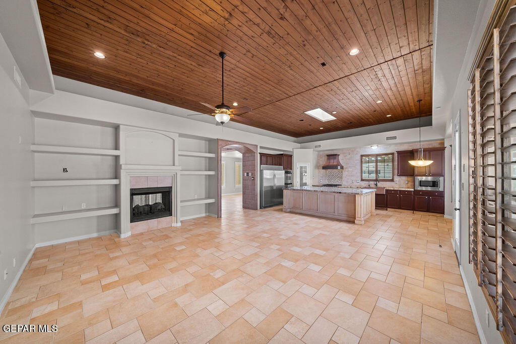 5929 Valley Road Road