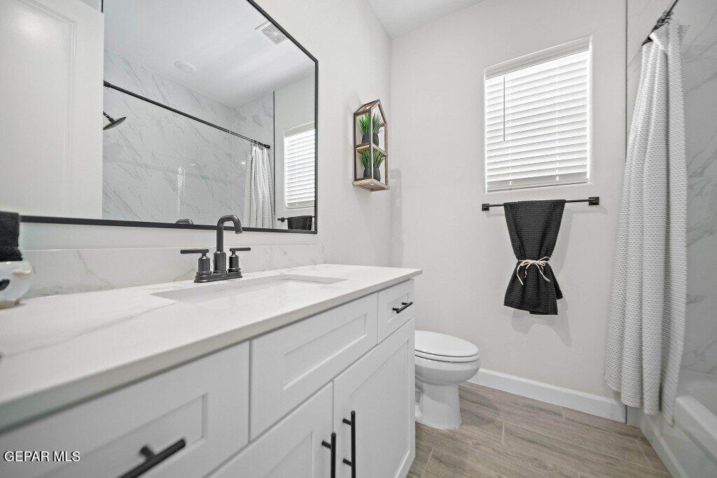 13864 Carolina Ponce Avenue