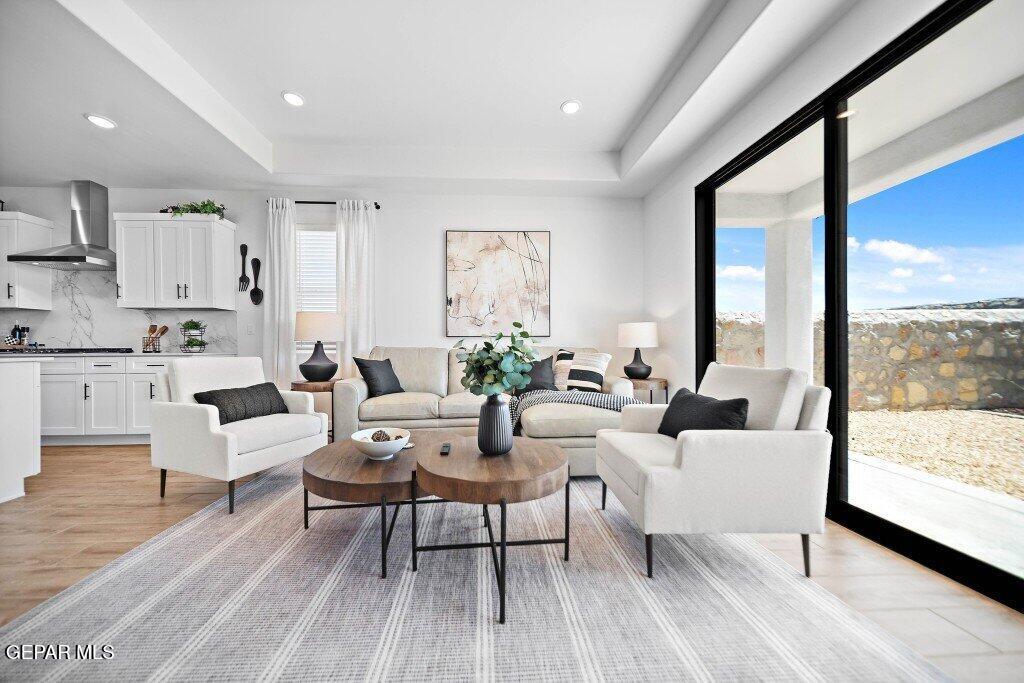 13864 Carolina Ponce Avenue