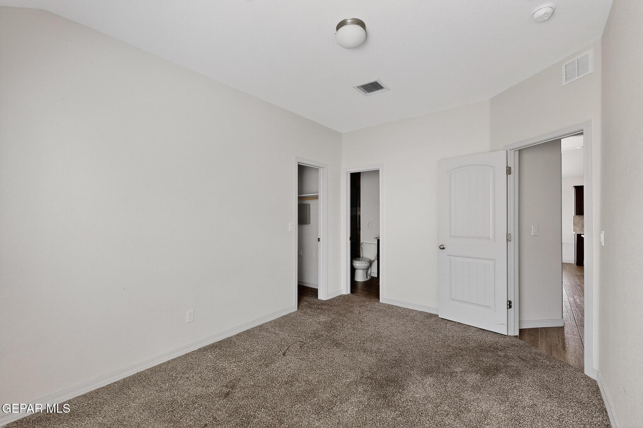 217 FARNBOROUGH Street