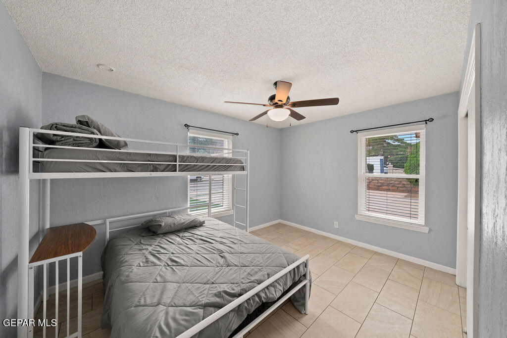 3425 CLEARVIEW Lane