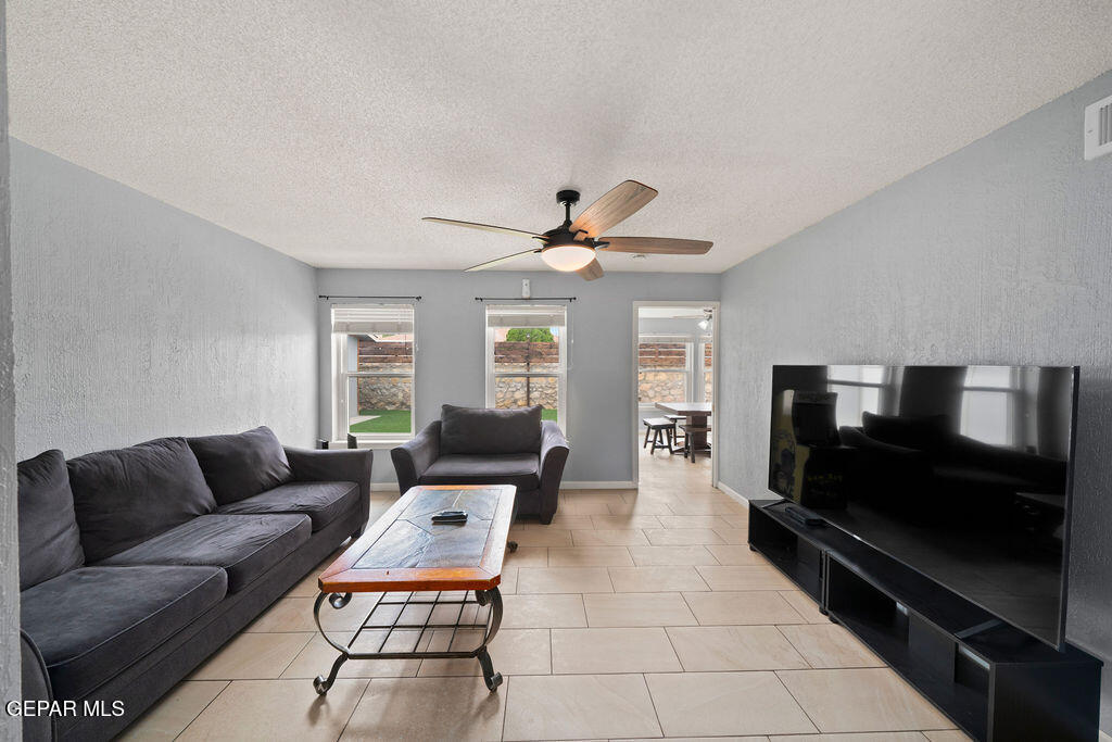 3425 CLEARVIEW Lane