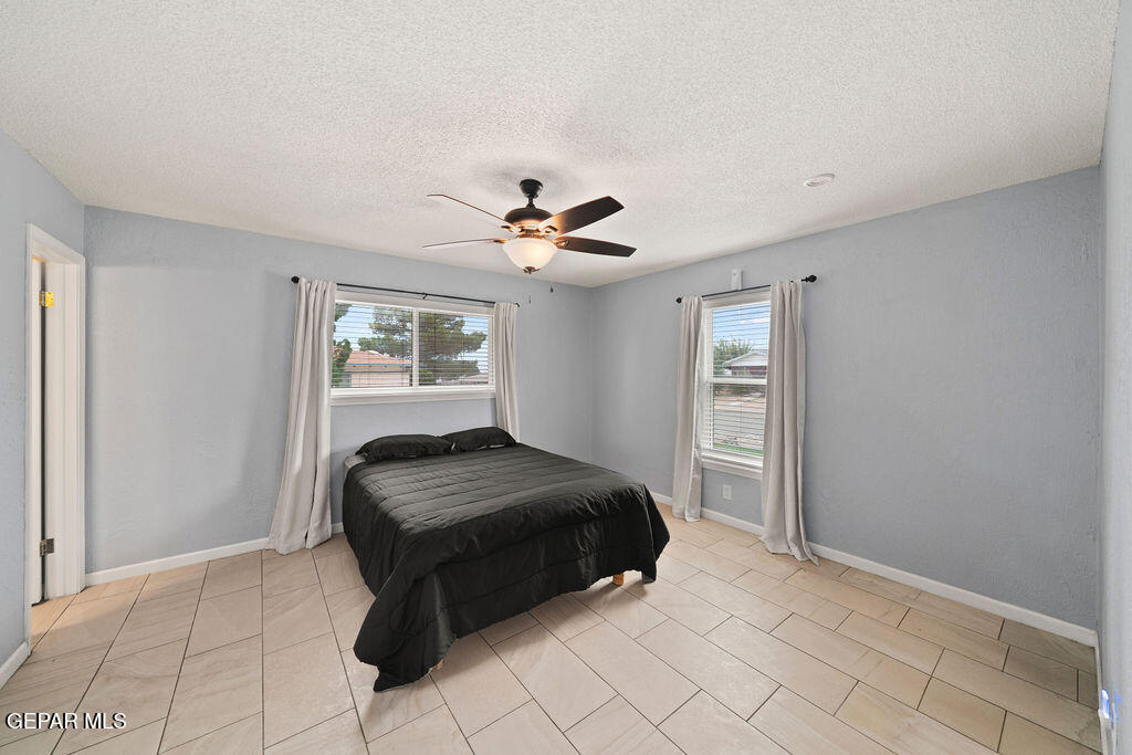 3425 CLEARVIEW Lane
