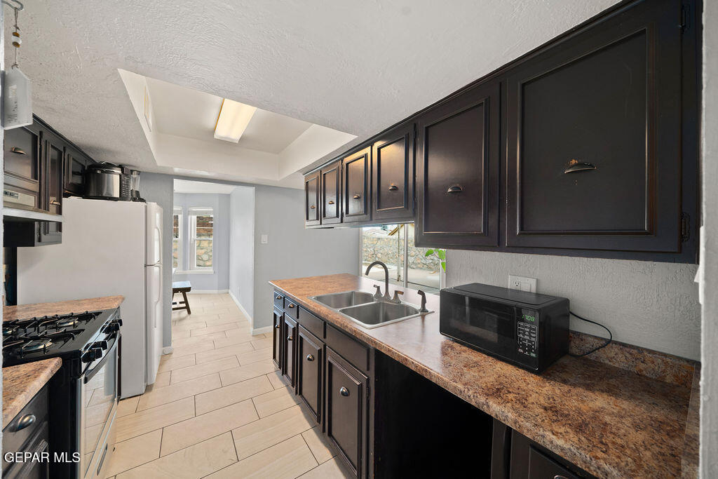 3425 CLEARVIEW Lane