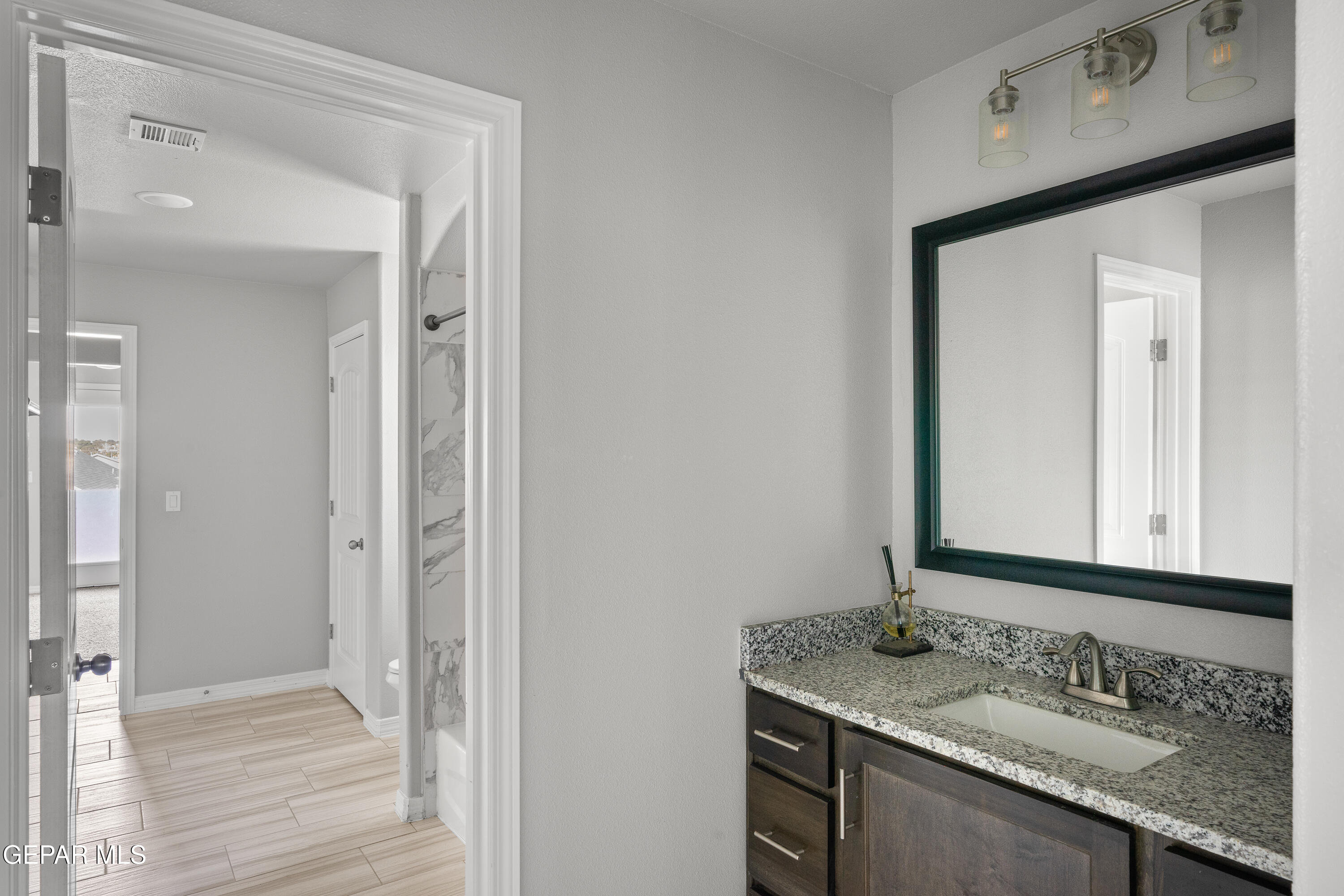 13636 Glen Vista Lane