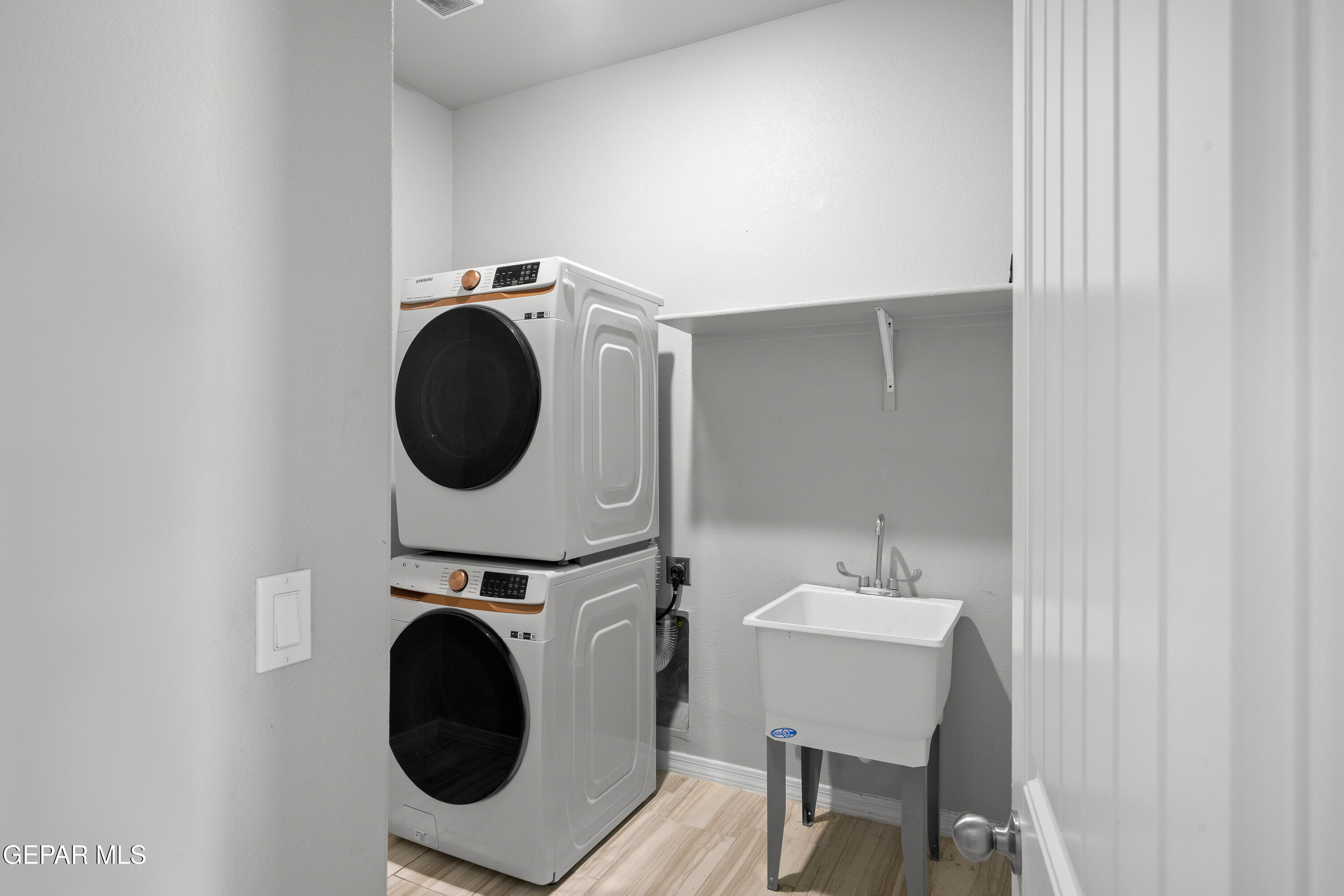 13636 Glen Vista Lane