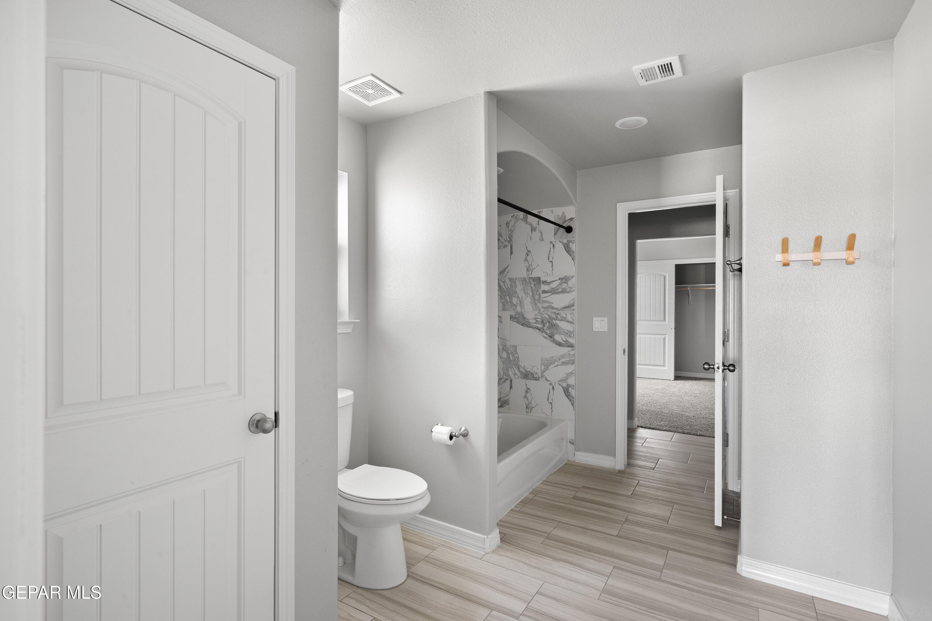 13636 Glen Vista Lane