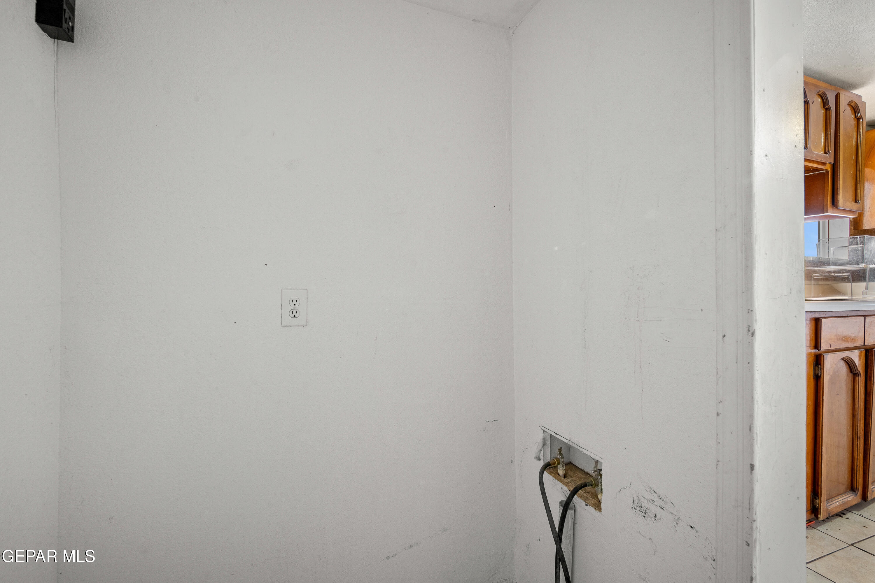 3315 E MISSOURI Avenue