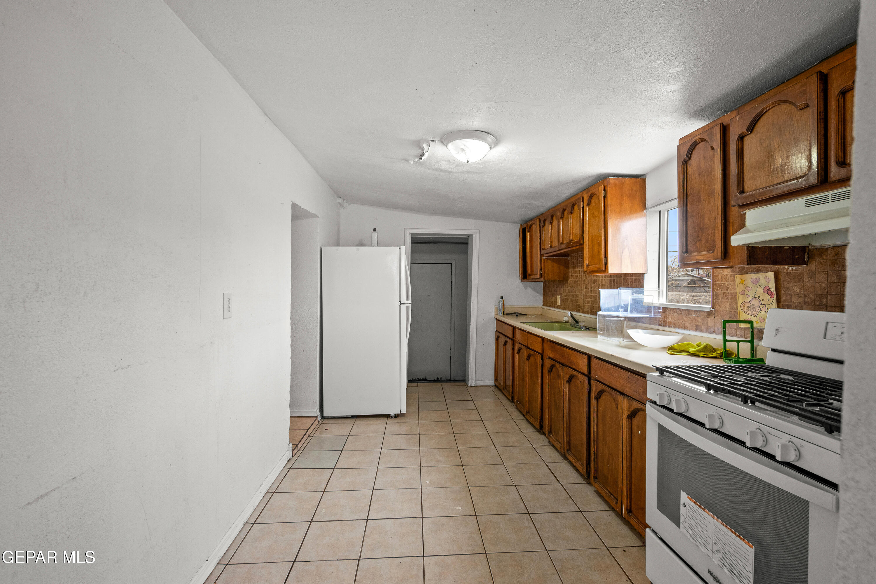 3315 E MISSOURI Avenue