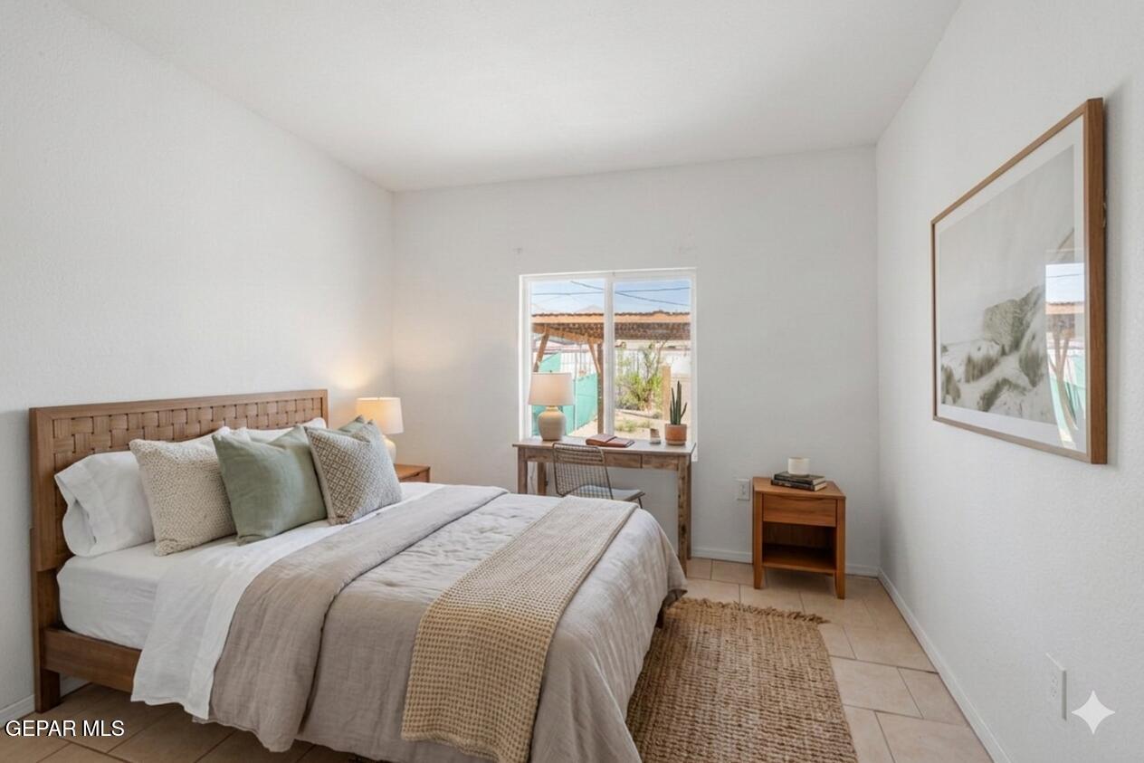 3315 E MISSOURI Avenue