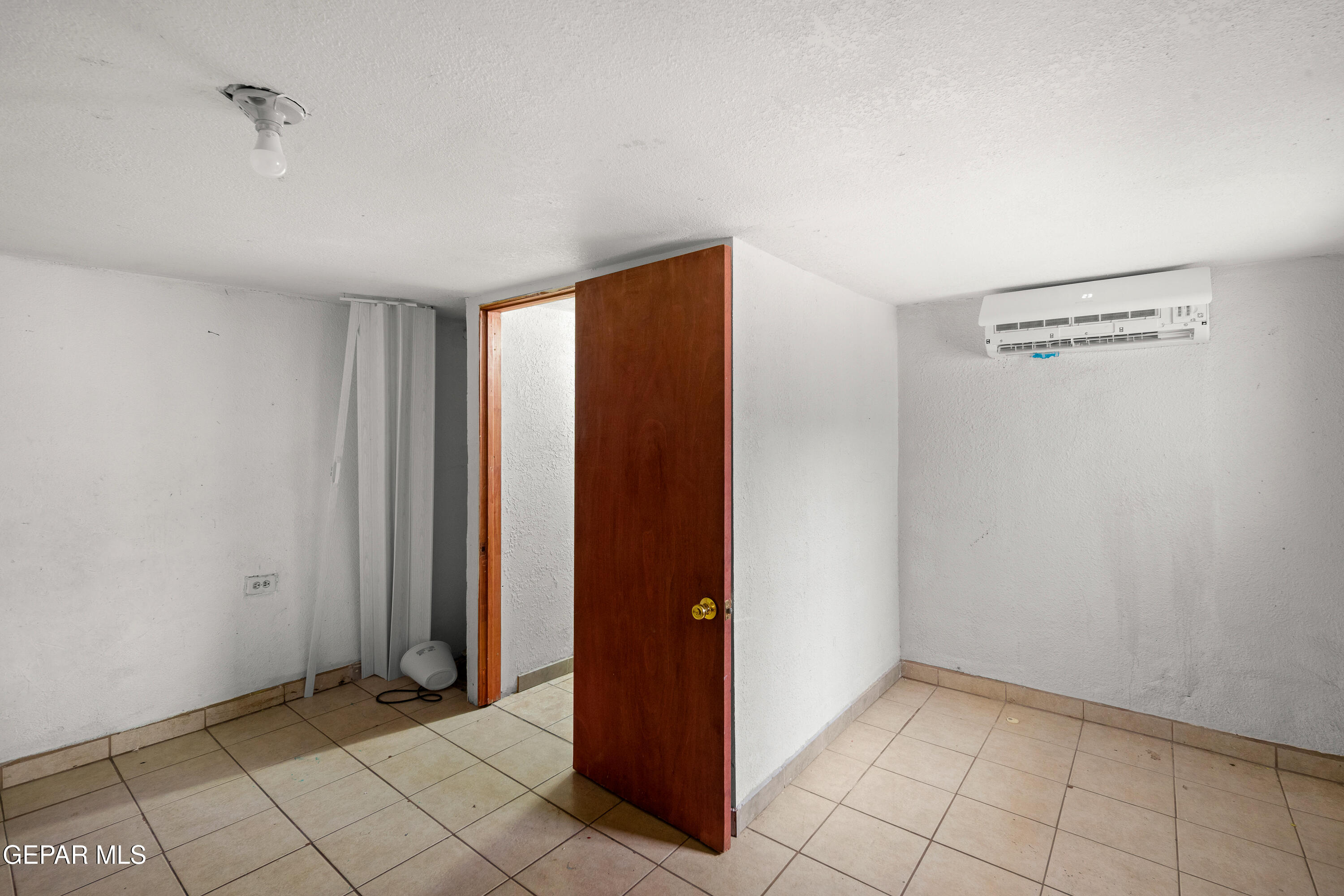 3315 E MISSOURI Avenue