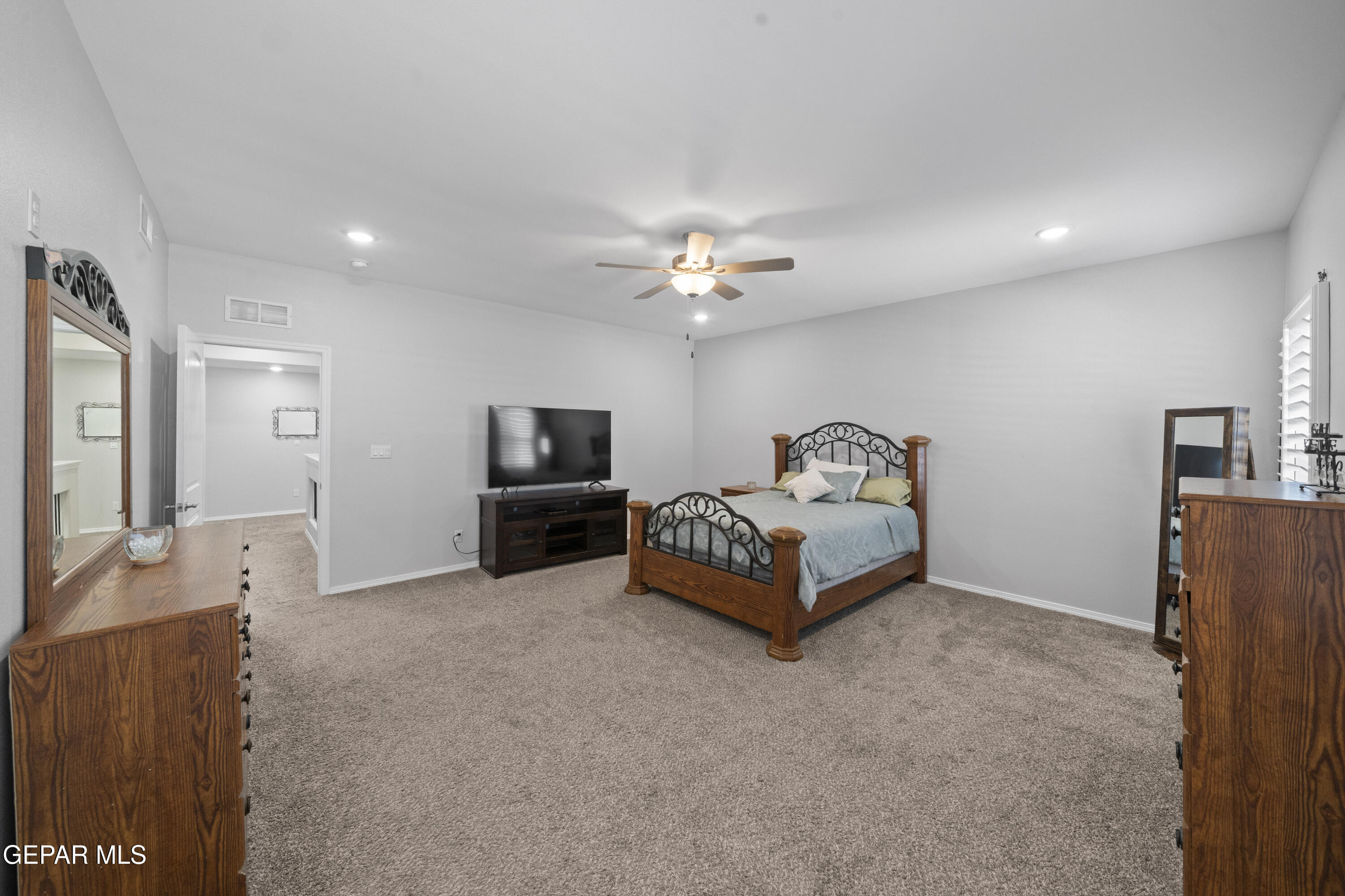 14633 CIAMBRIELLO Avenue