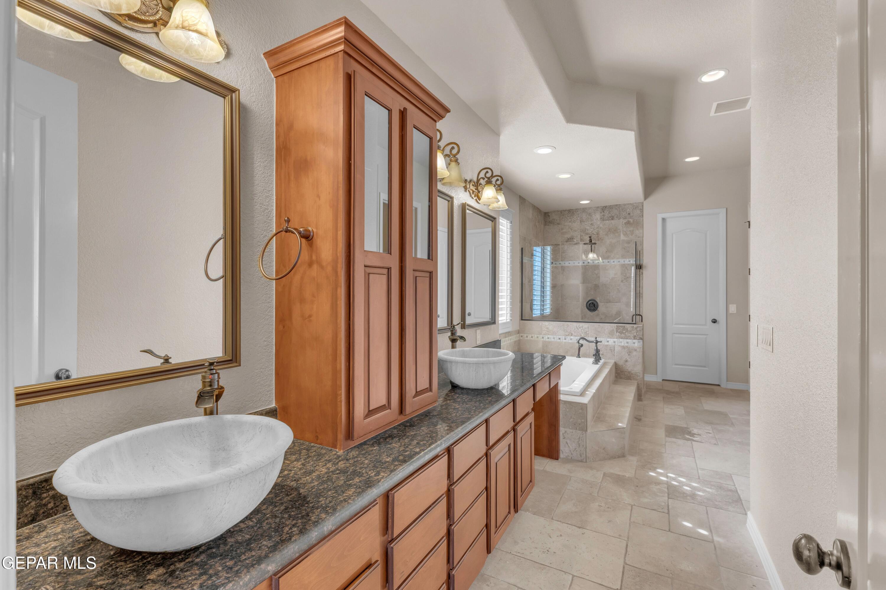 3336 TIERRA ALMA Lane