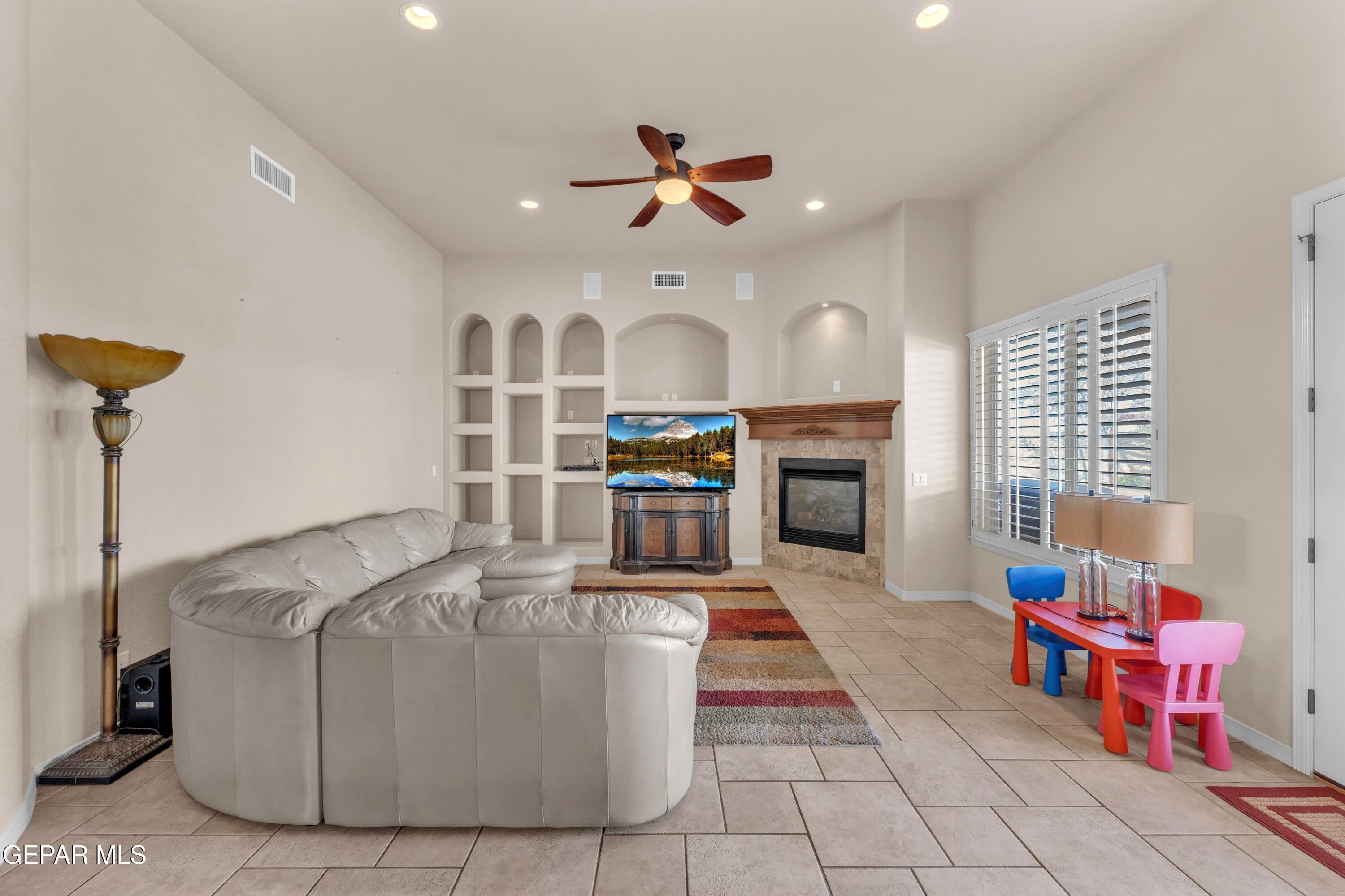 3336 TIERRA ALMA Lane
