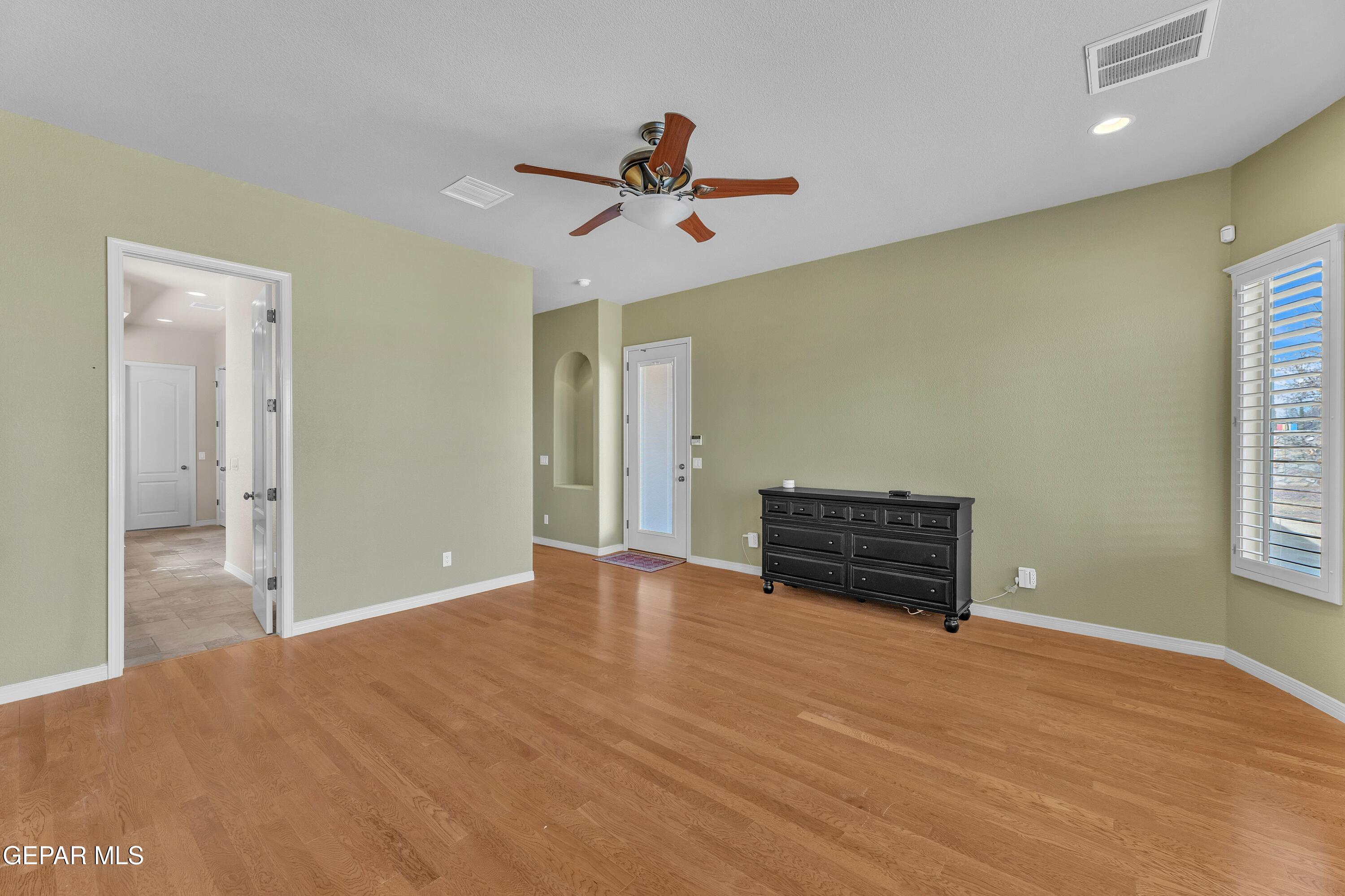 3336 TIERRA ALMA Lane
