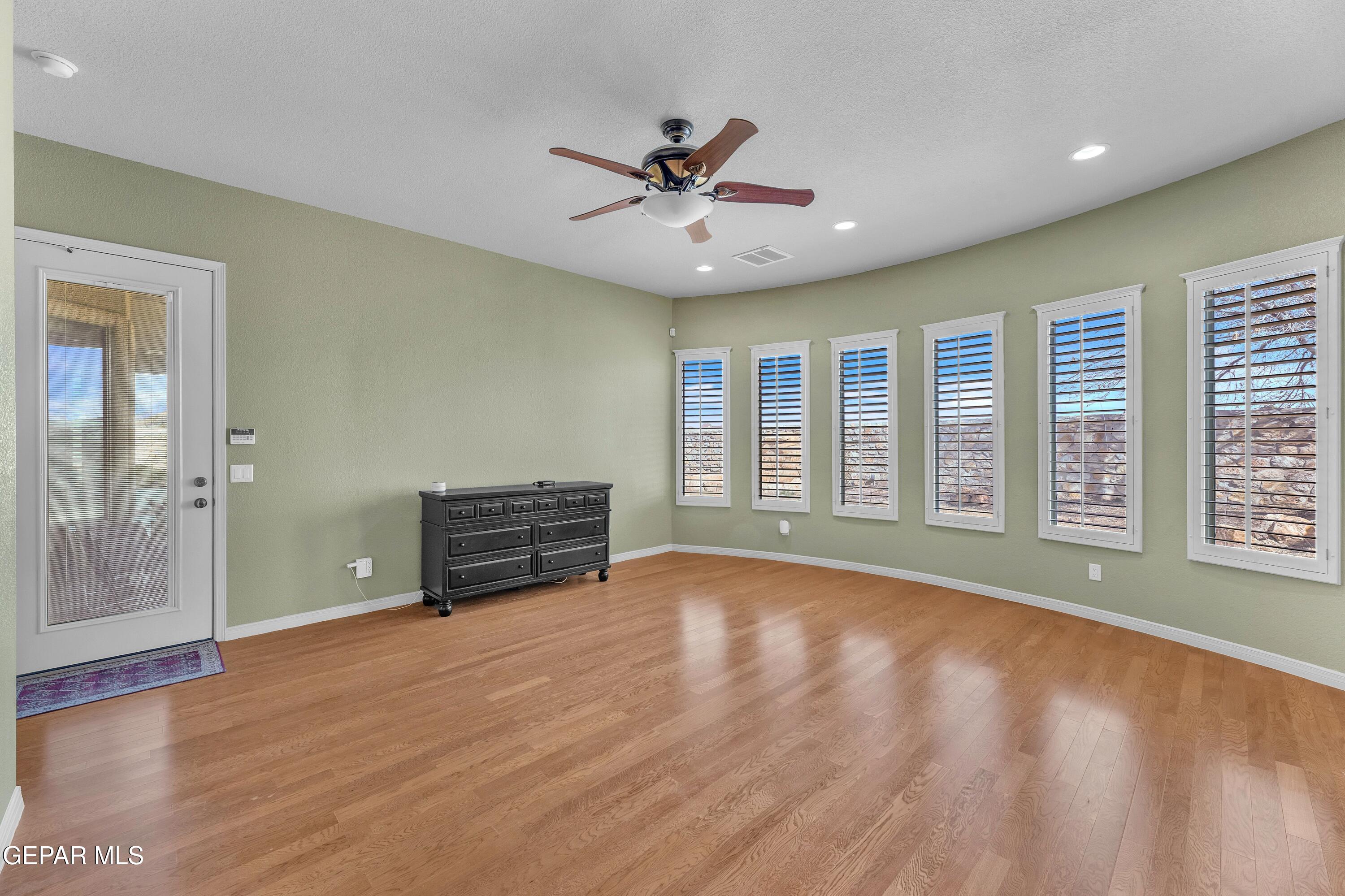 3336 TIERRA ALMA Lane