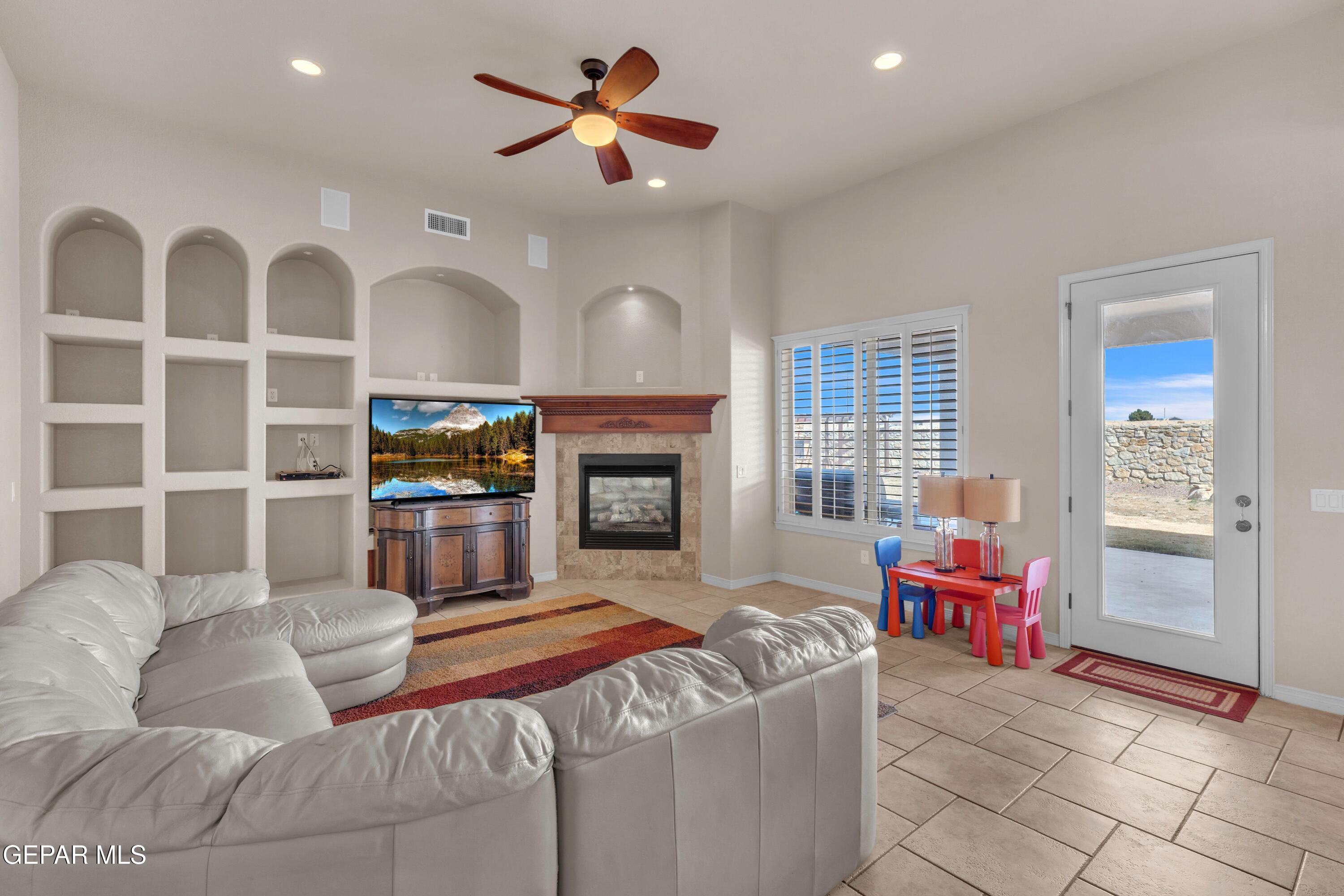 3336 TIERRA ALMA Lane