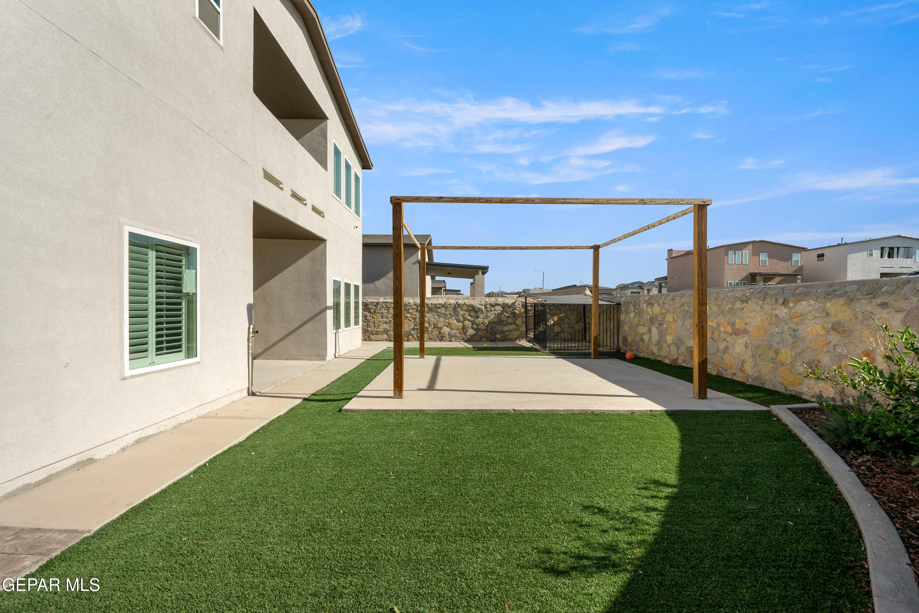 13636 Glen Vista Lane