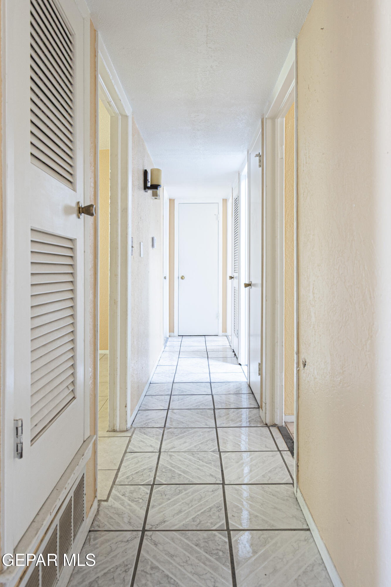 1008 KINGSWREATH Place