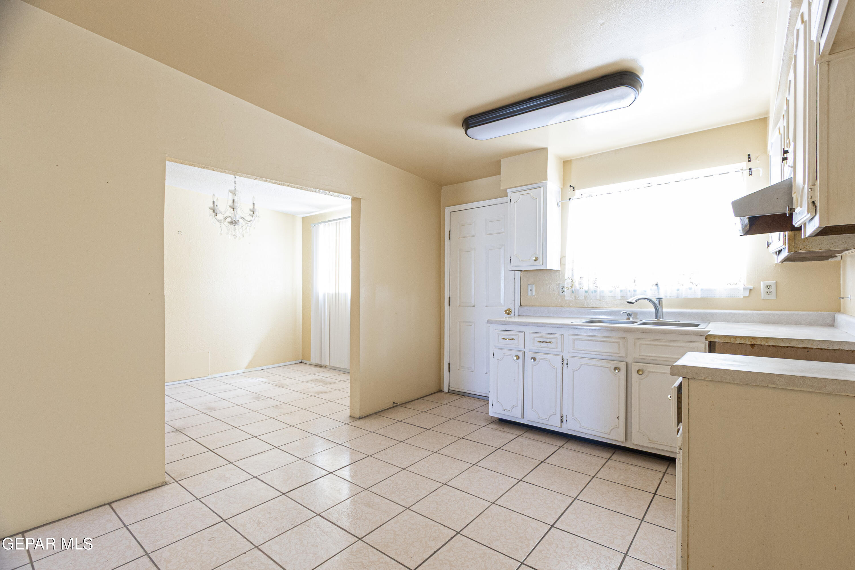 1008 KINGSWREATH Place