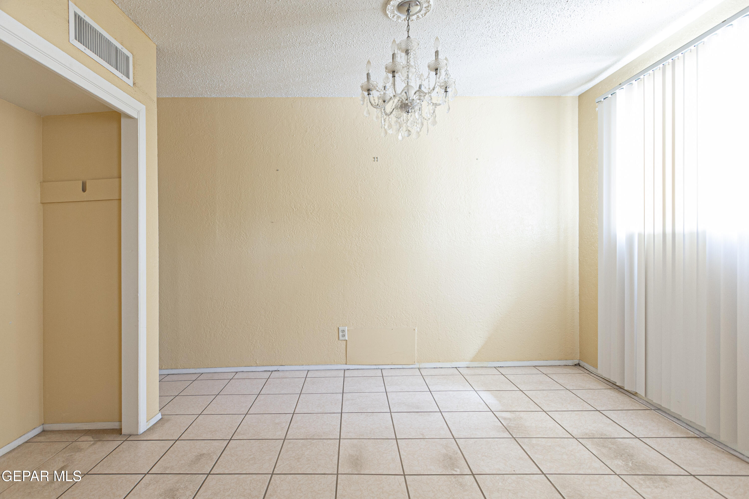 1008 KINGSWREATH Place