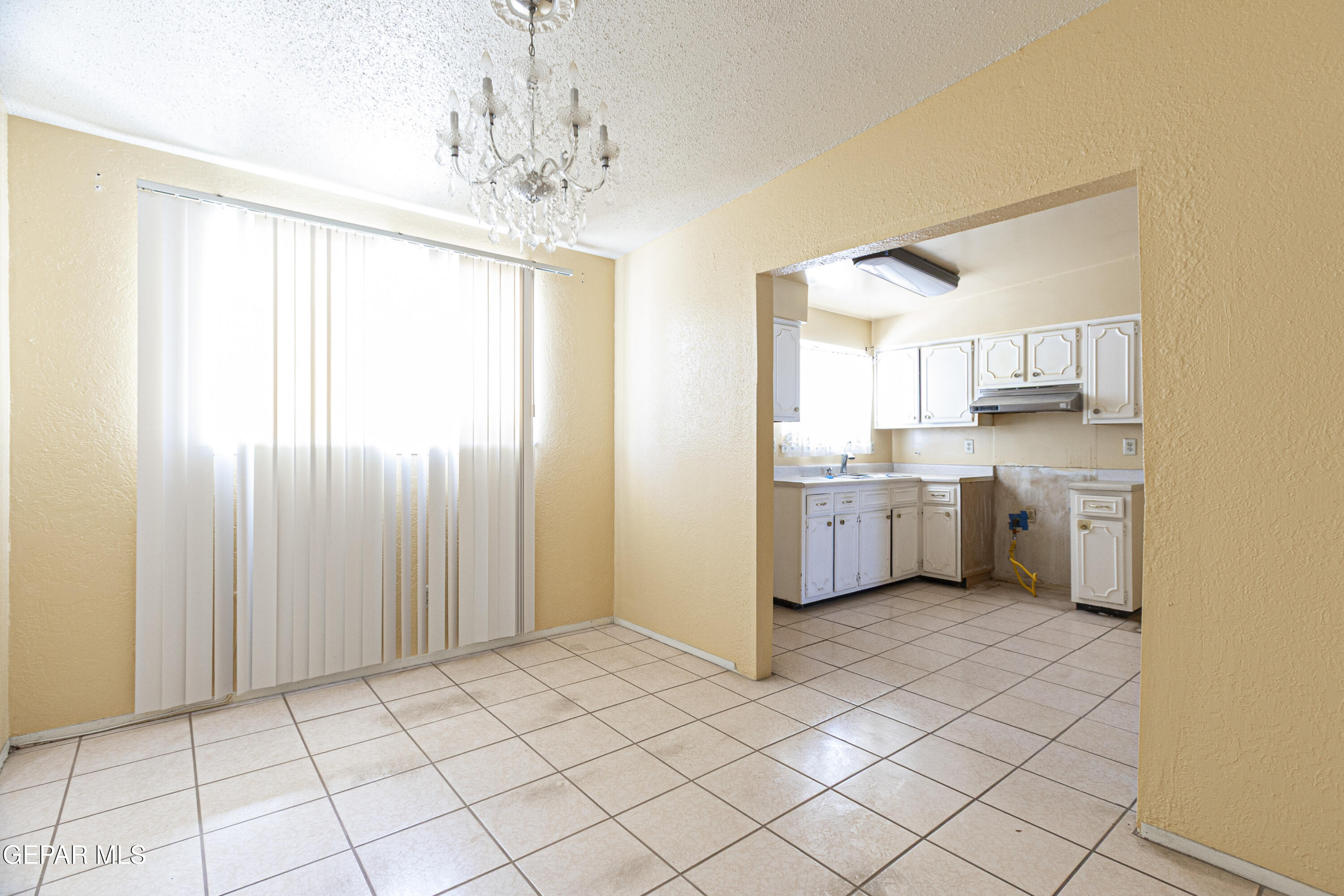 1008 KINGSWREATH Place