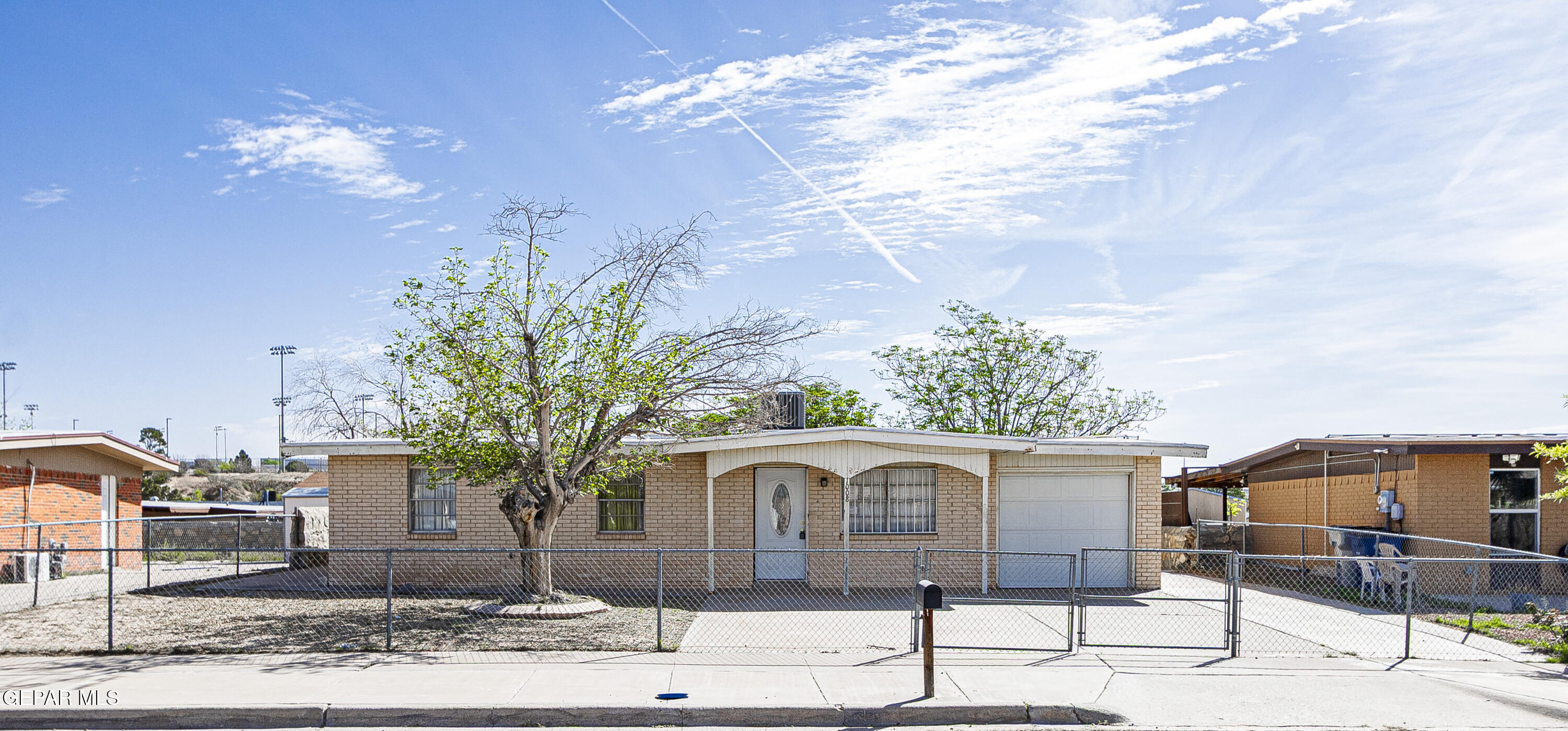 1008 KINGSWREATH Place