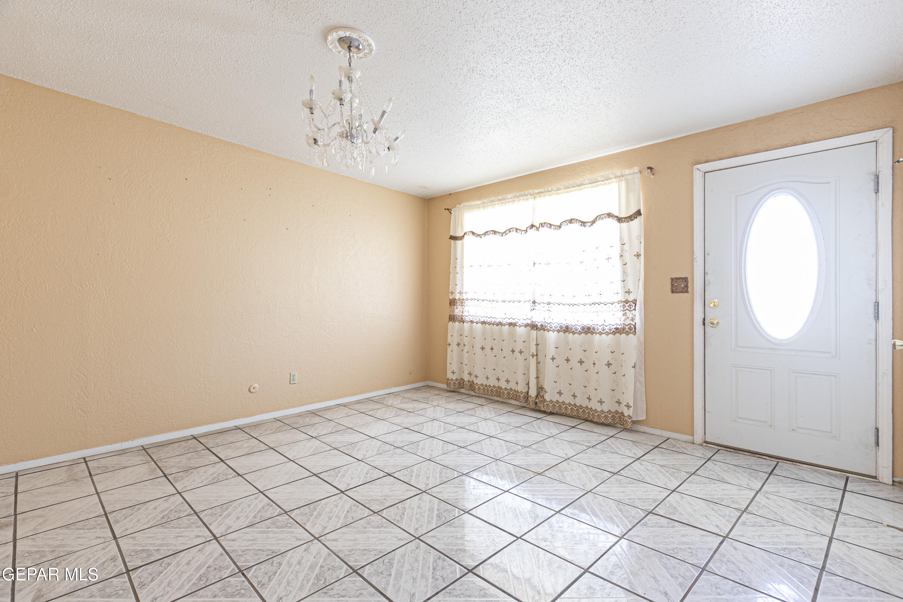 1008 KINGSWREATH Place