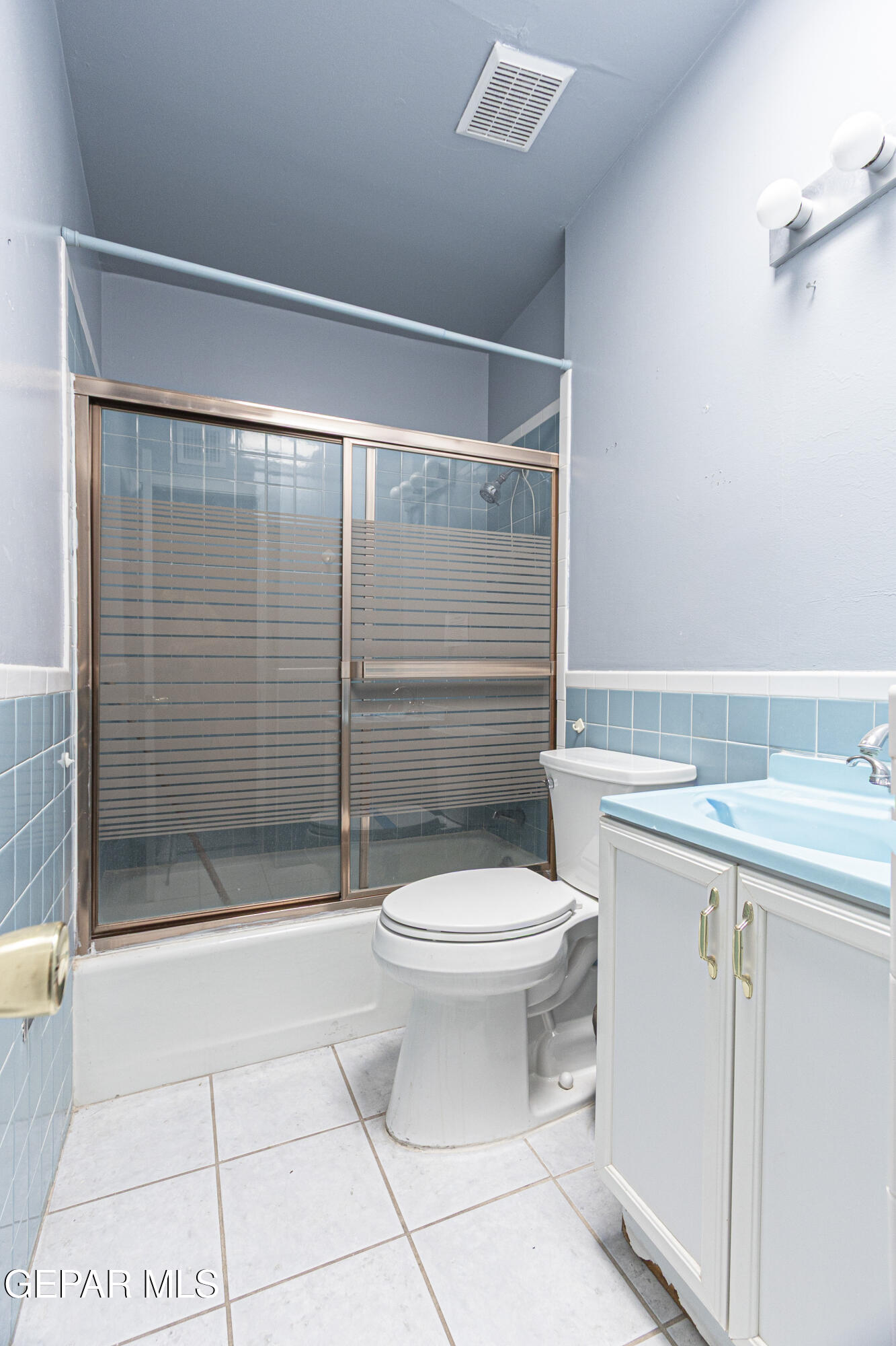 1008 KINGSWREATH Place