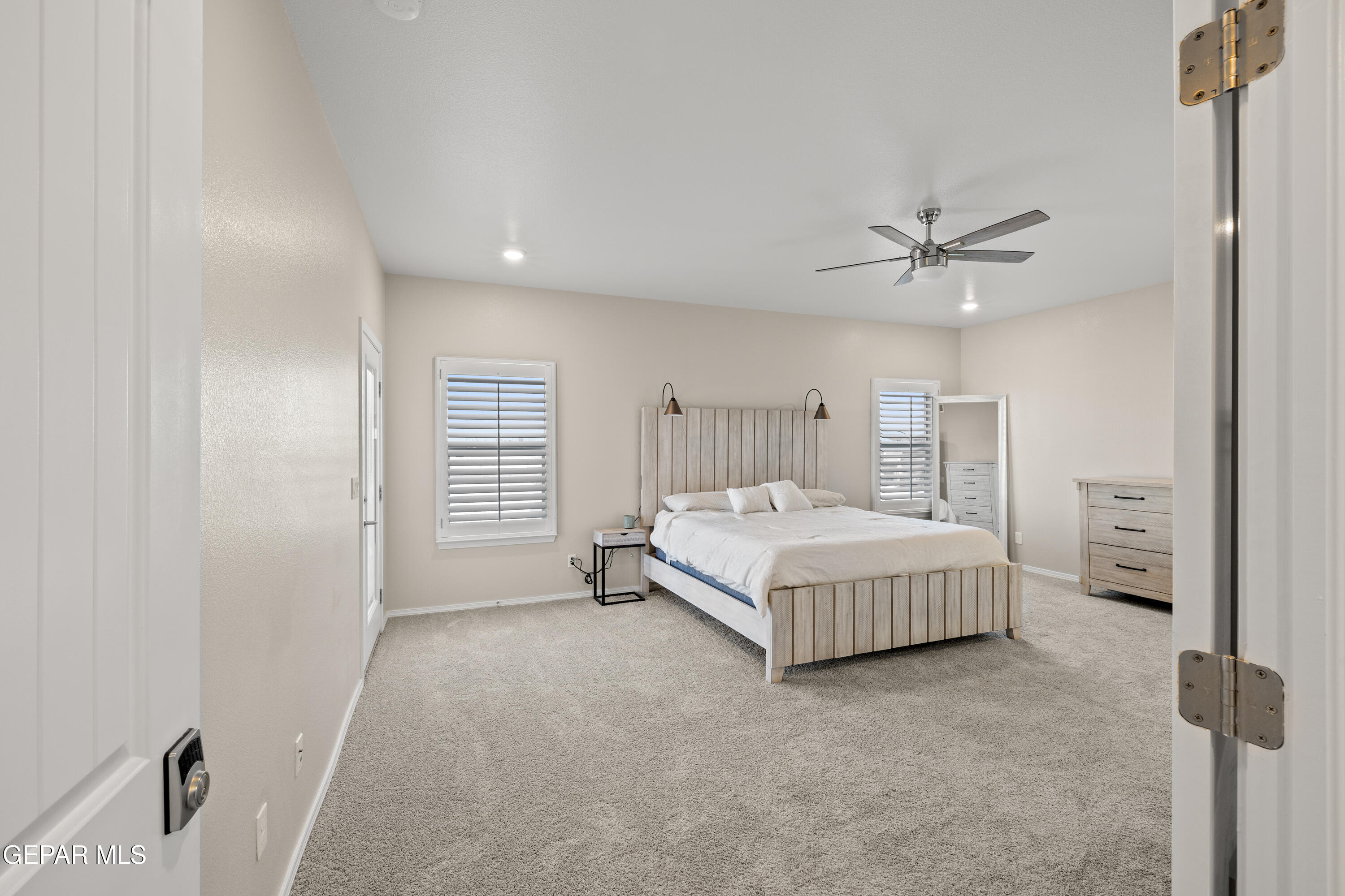 13913 Villa Vista Avenue