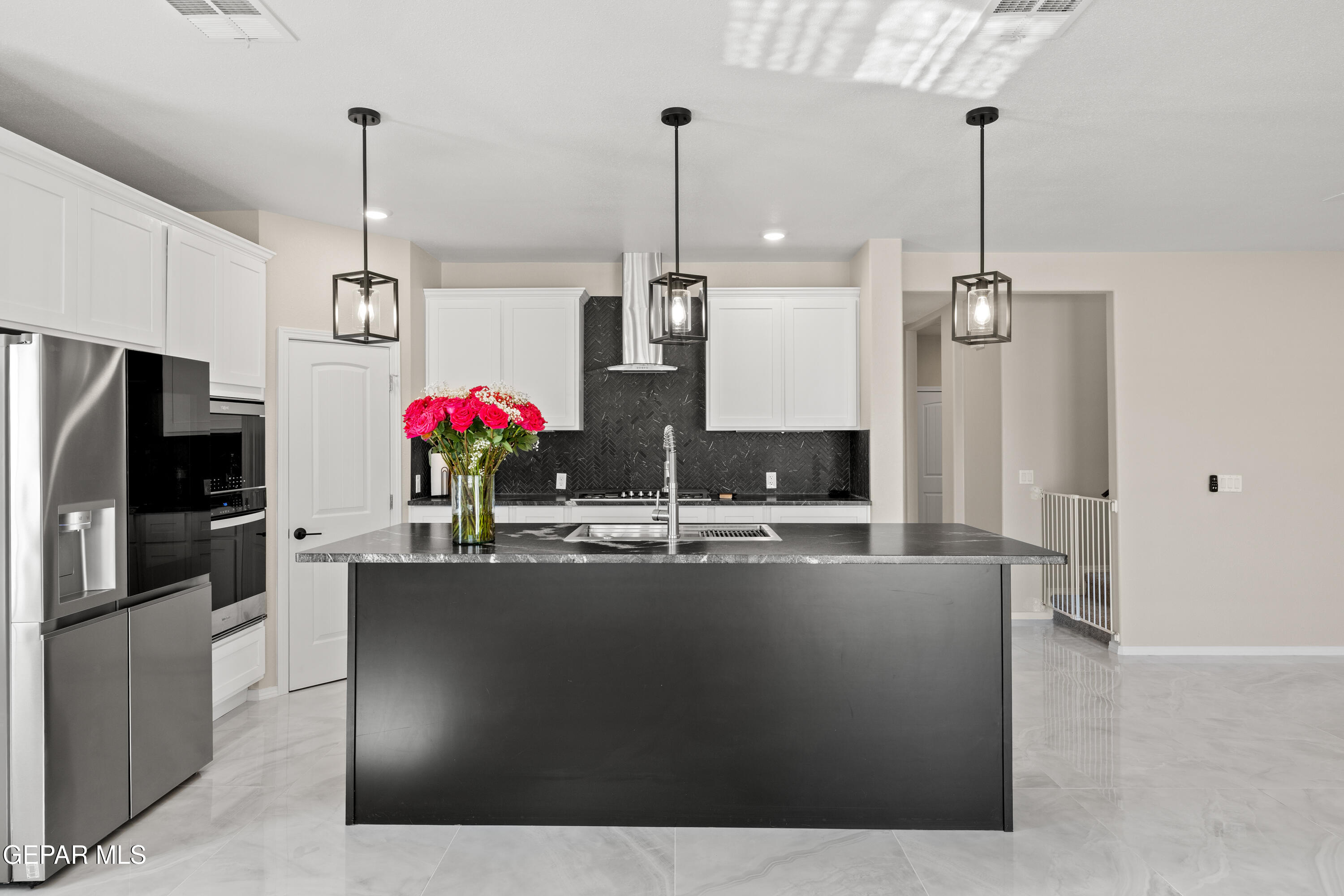 13913 Villa Vista Avenue