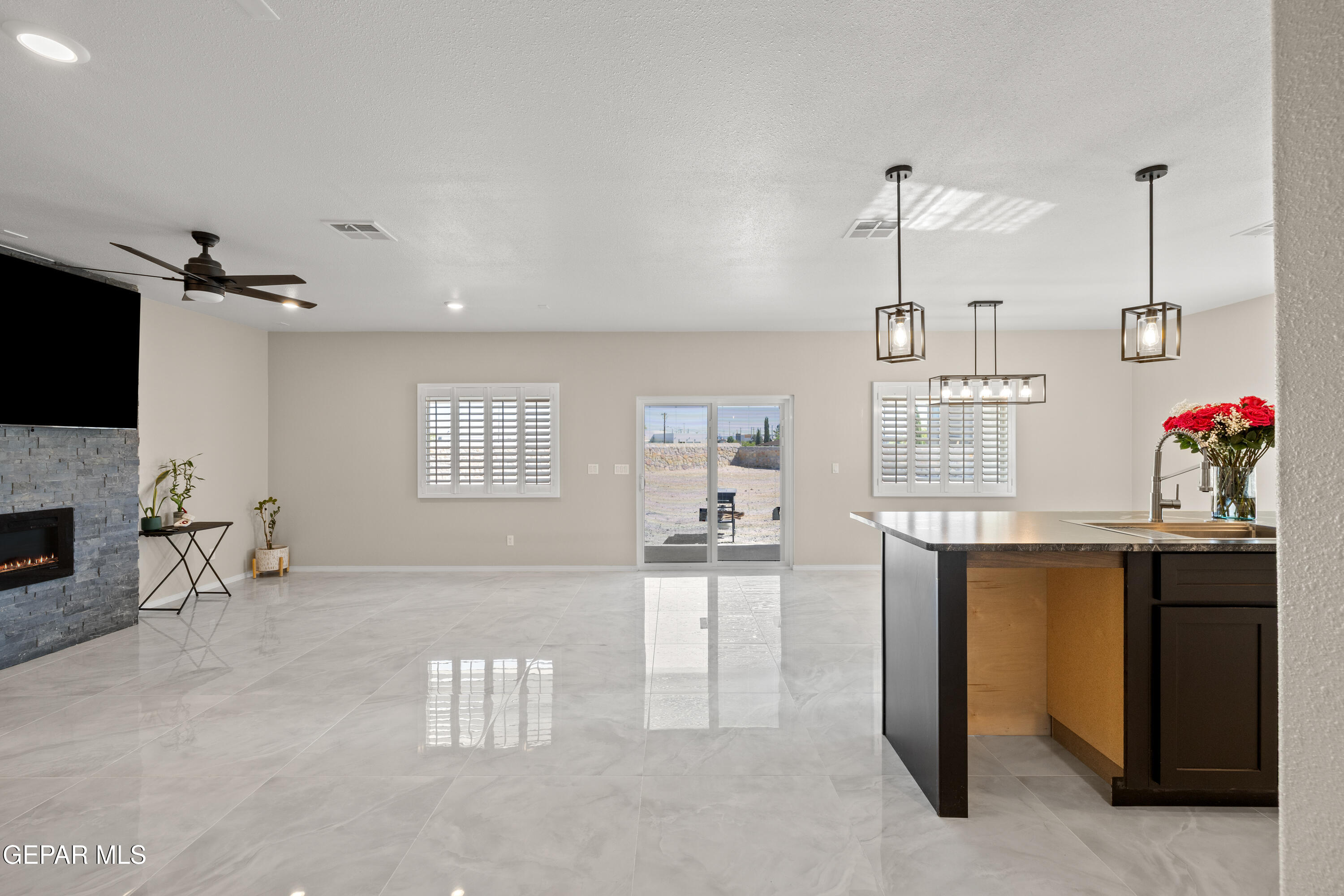 13913 Villa Vista Avenue