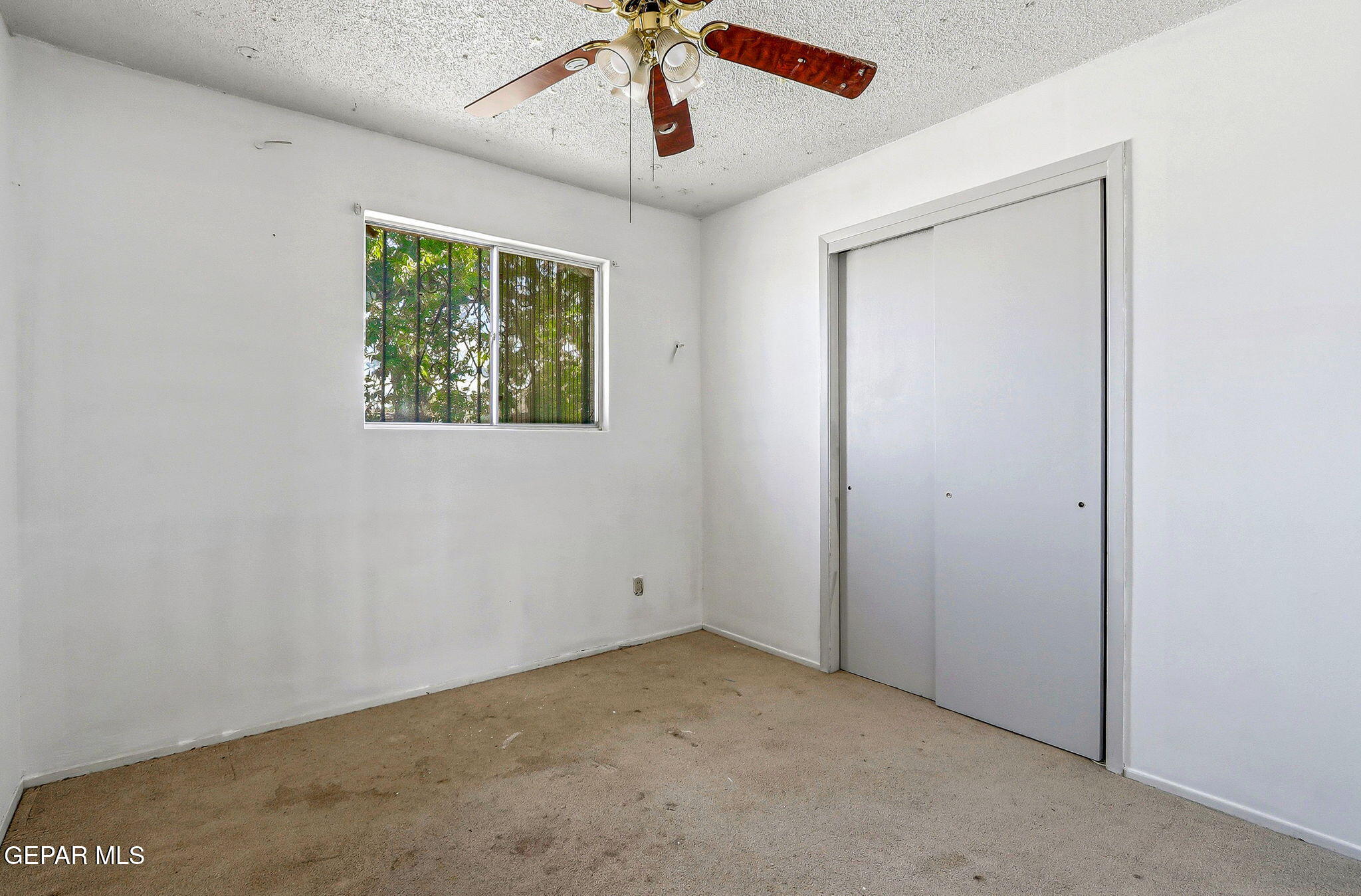 5021 ROYAL Drive