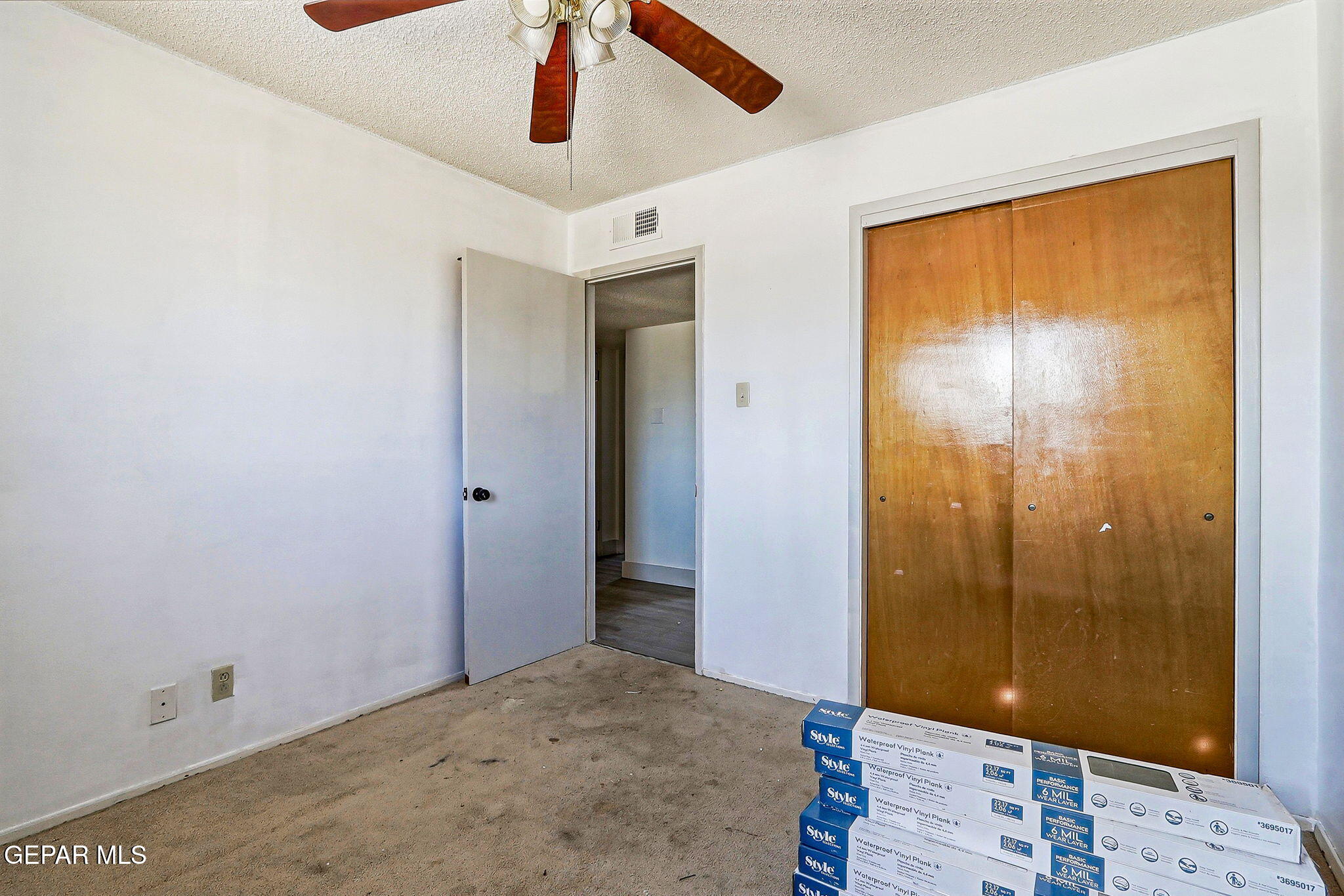 5021 ROYAL Drive