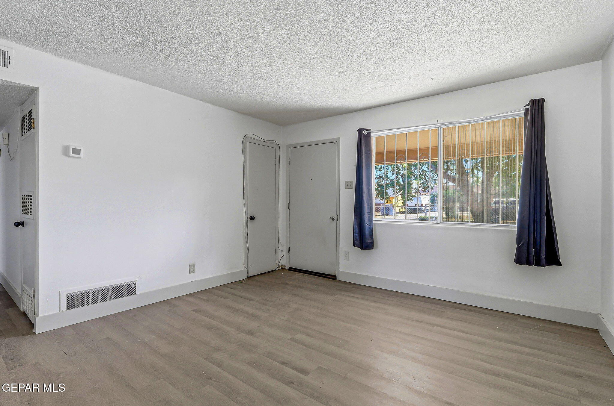 5021 ROYAL Drive