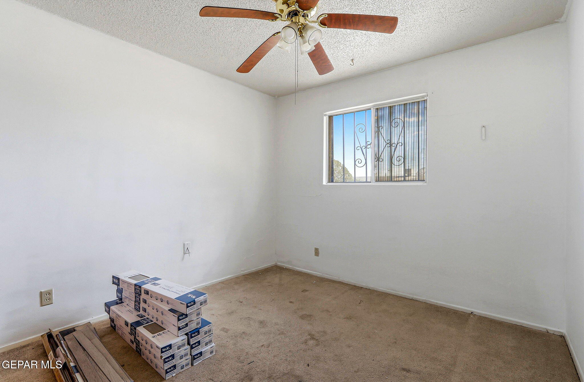 5021 ROYAL Drive